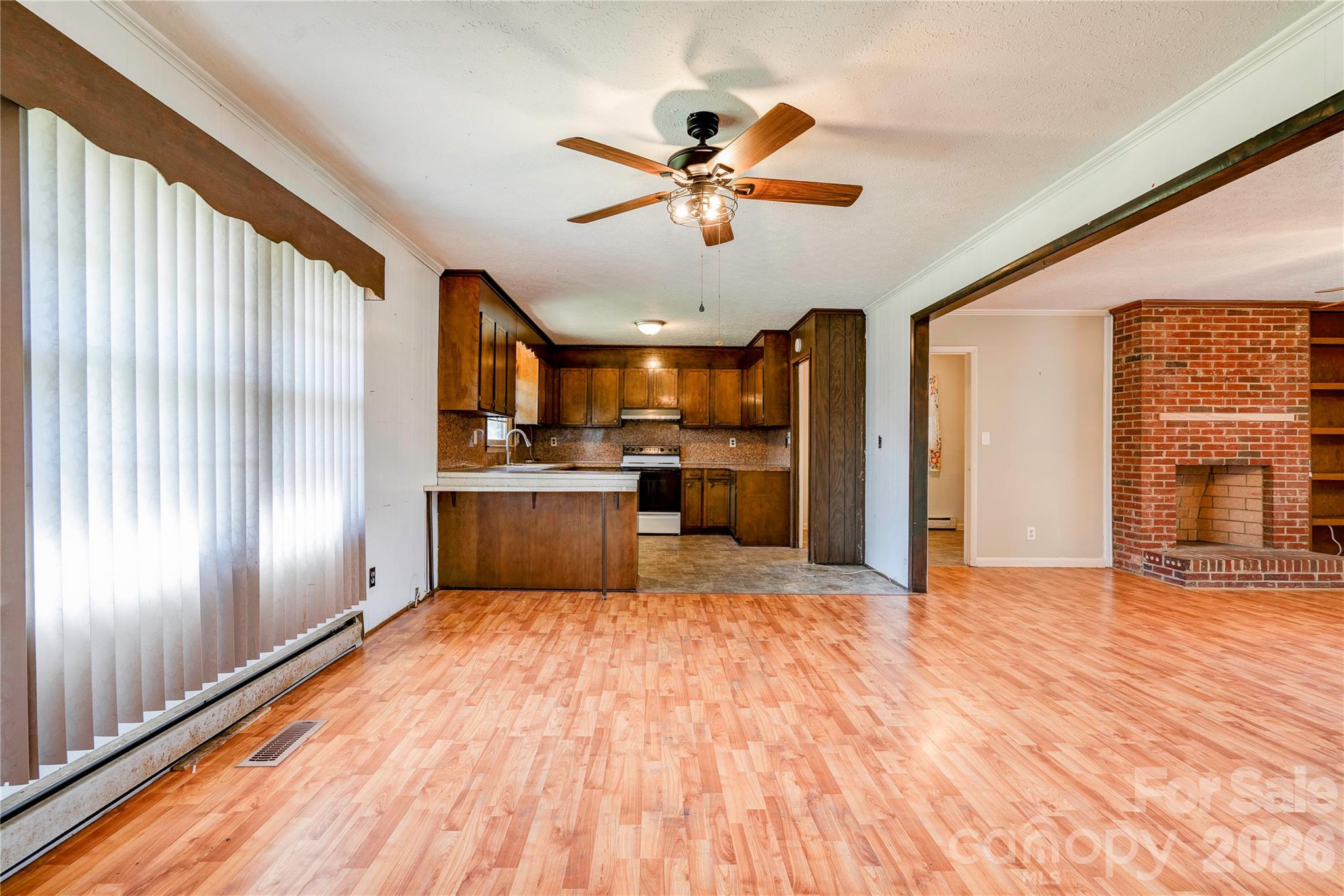 Dining Room/Kitchen - 2202 S Post Road, Shelby