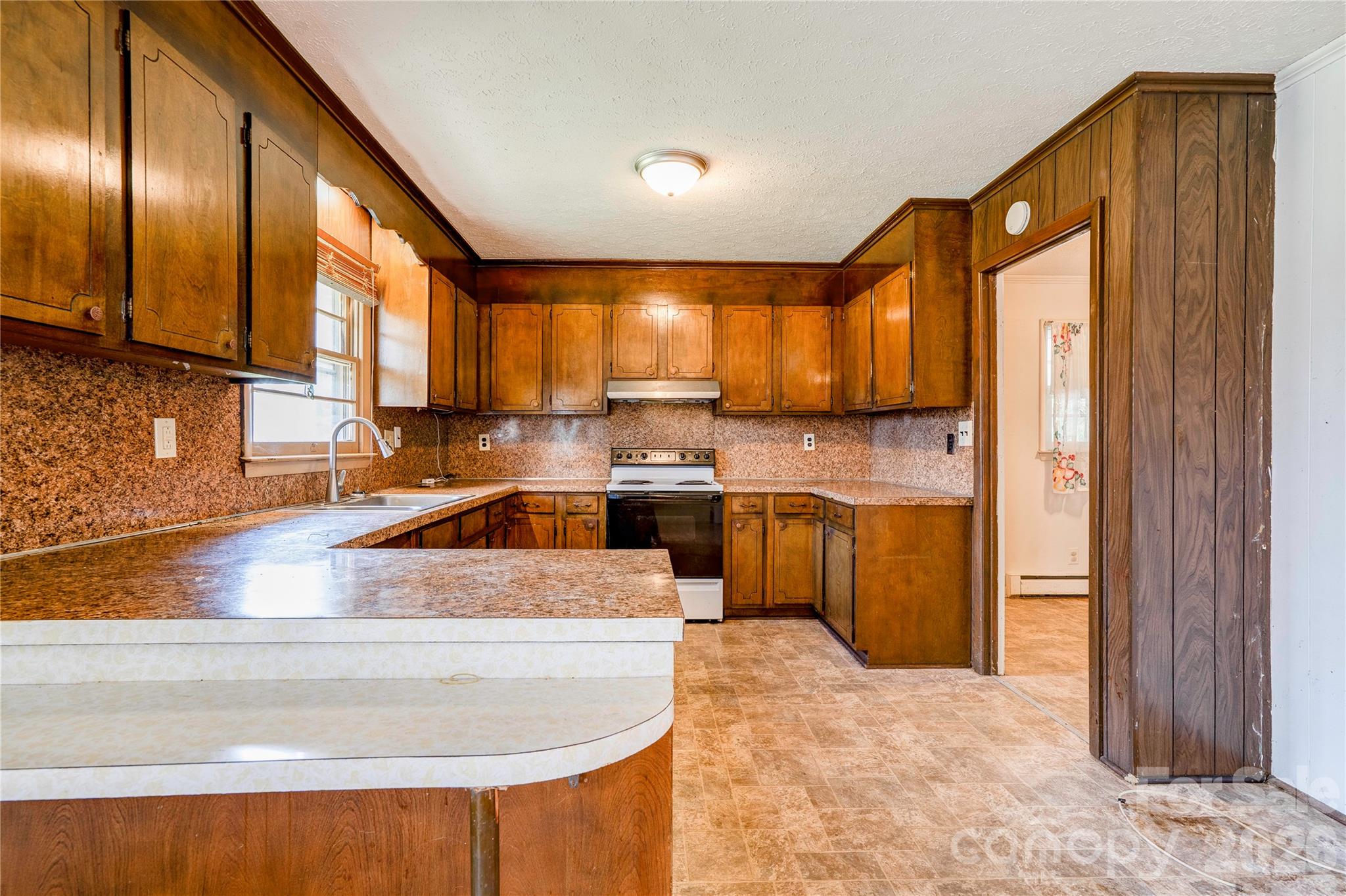 Kitchen - 2202 S Post Road, Shelby