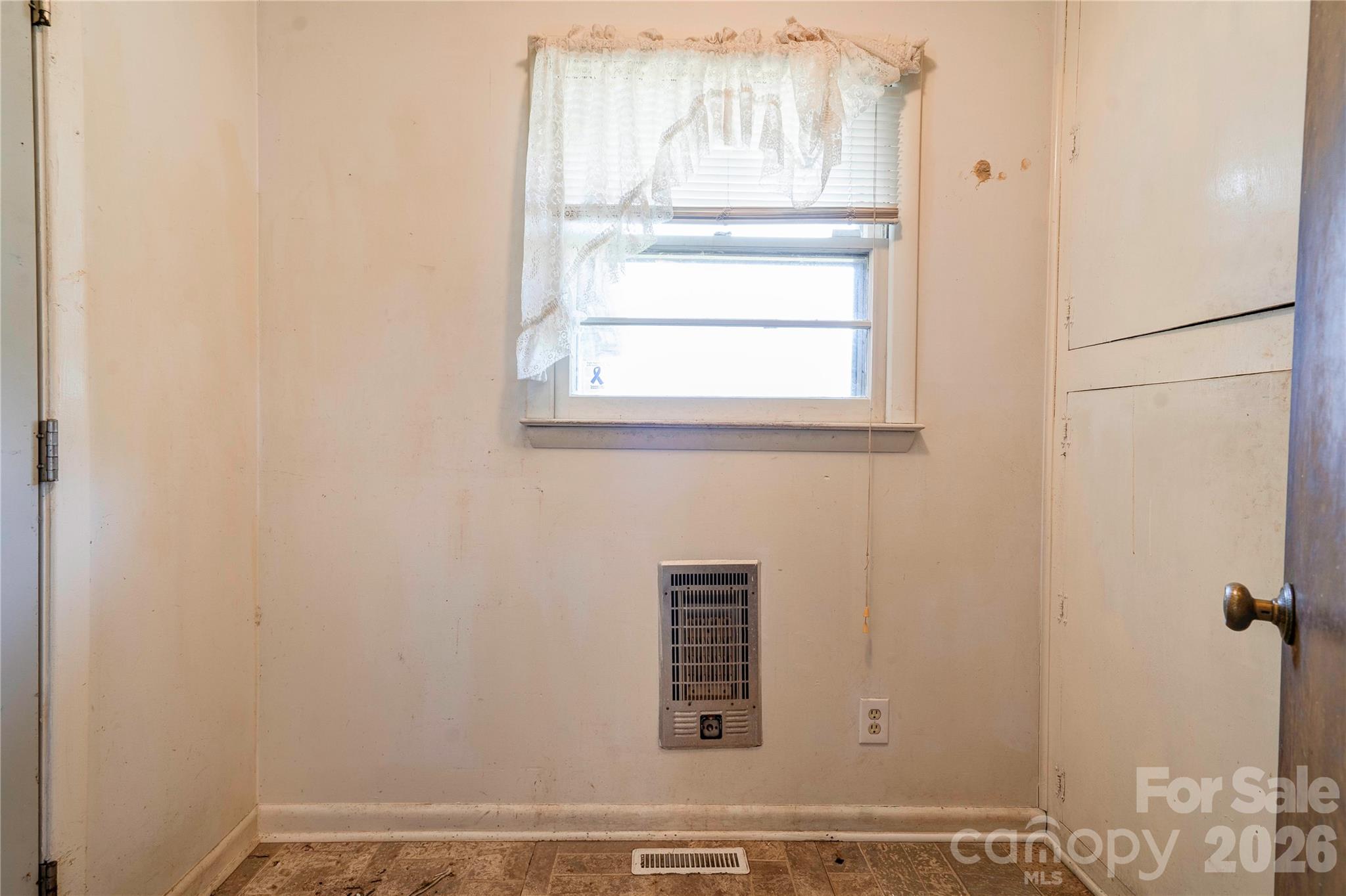 Mudroom - 2202 S Post Road, Shelby