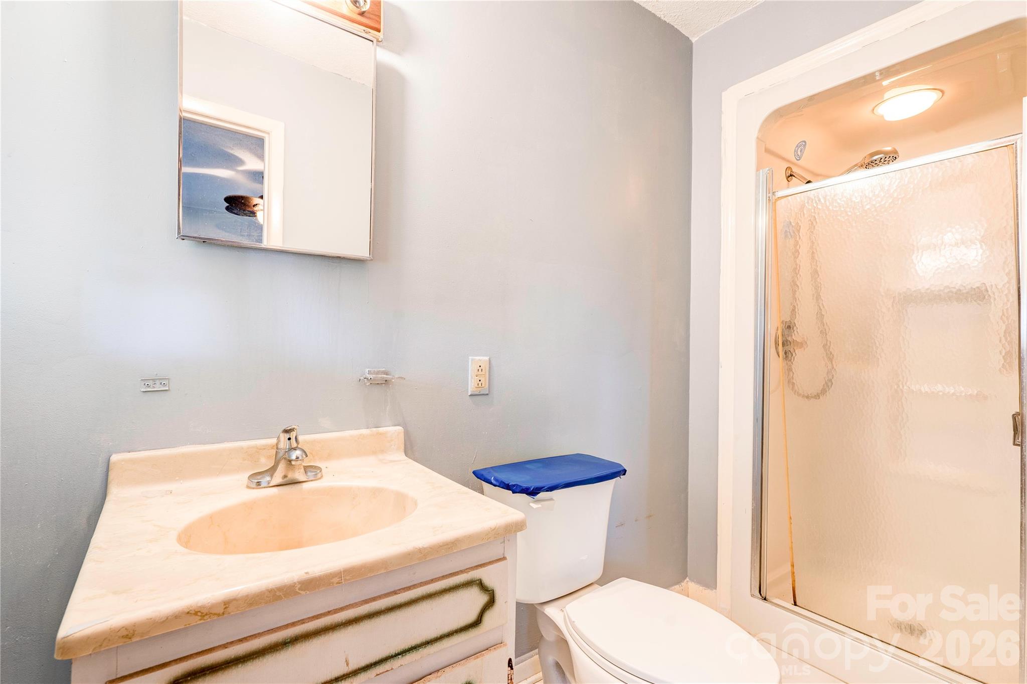 Primary Bathroom - 2202 S Post Road, Shelby