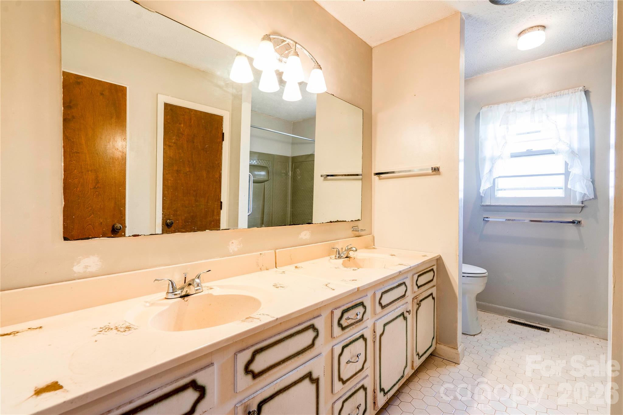 Hall Bathroom 2 - 2202 S Post Road, Shelby