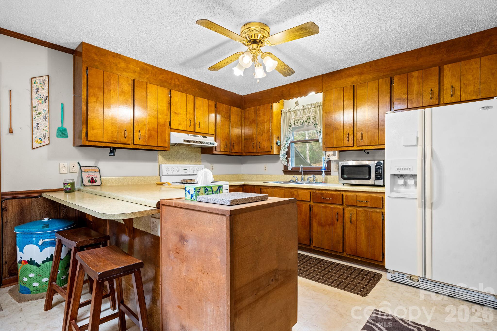 Single Family Residence at 745 Marler Road, Marion, photo 7 of 47
