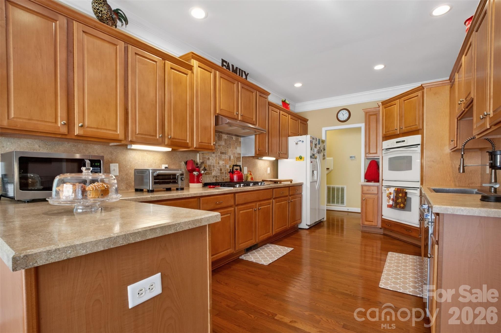 Abundant cabinets. - 170 Herons Gate Drive, Mooresville