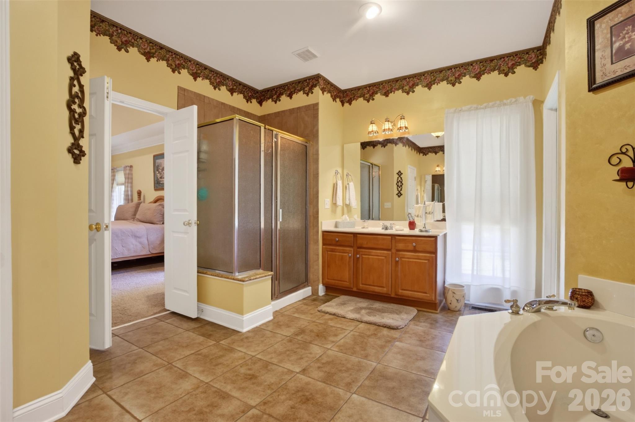 Dual vanities. - 170 Herons Gate Drive, Mooresville