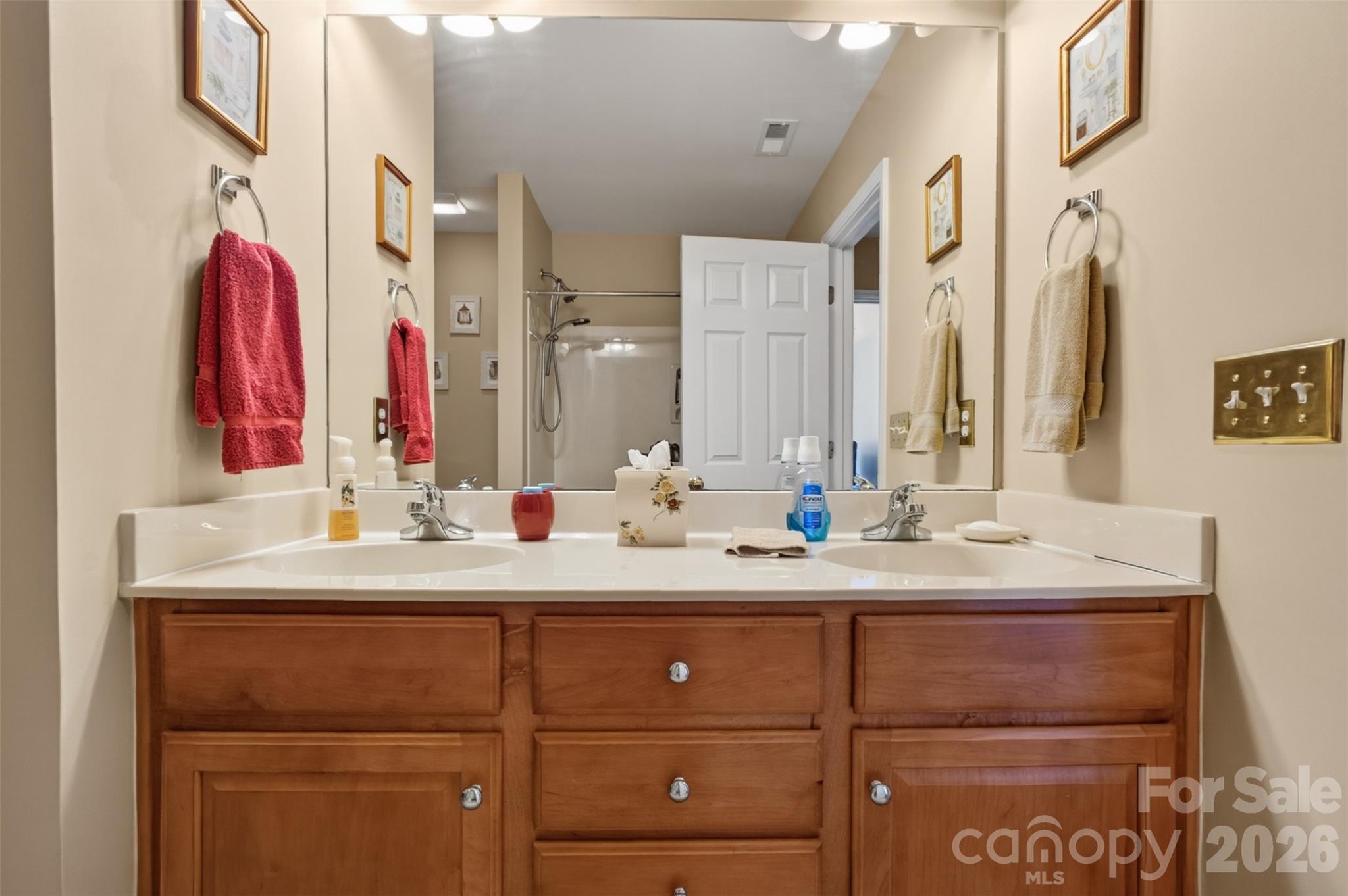 Upstairs full bath. - 170 Herons Gate Drive, Mooresville