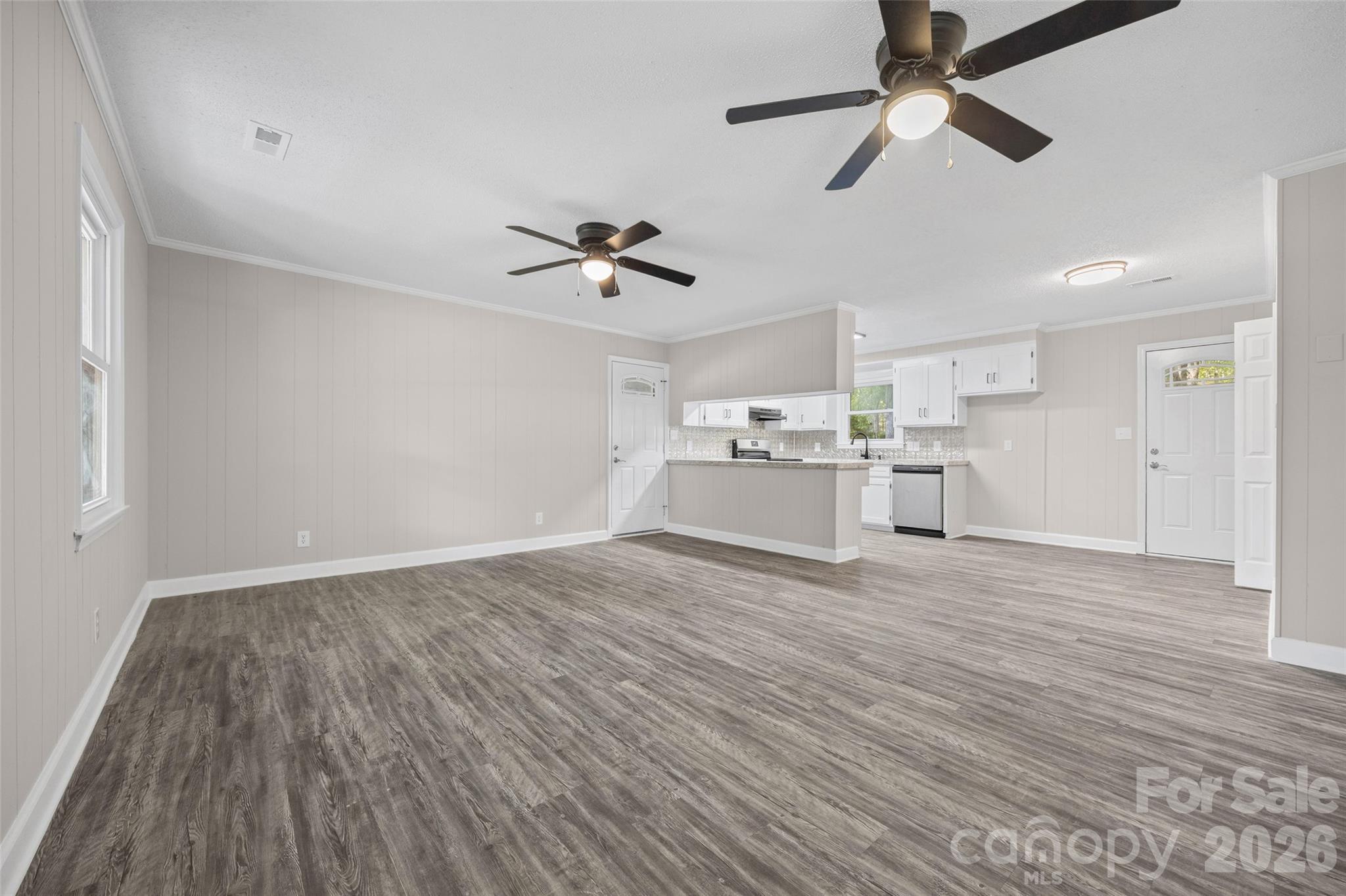 Single Family Residence at 205 Robin Lane, York, photo 6 of 27