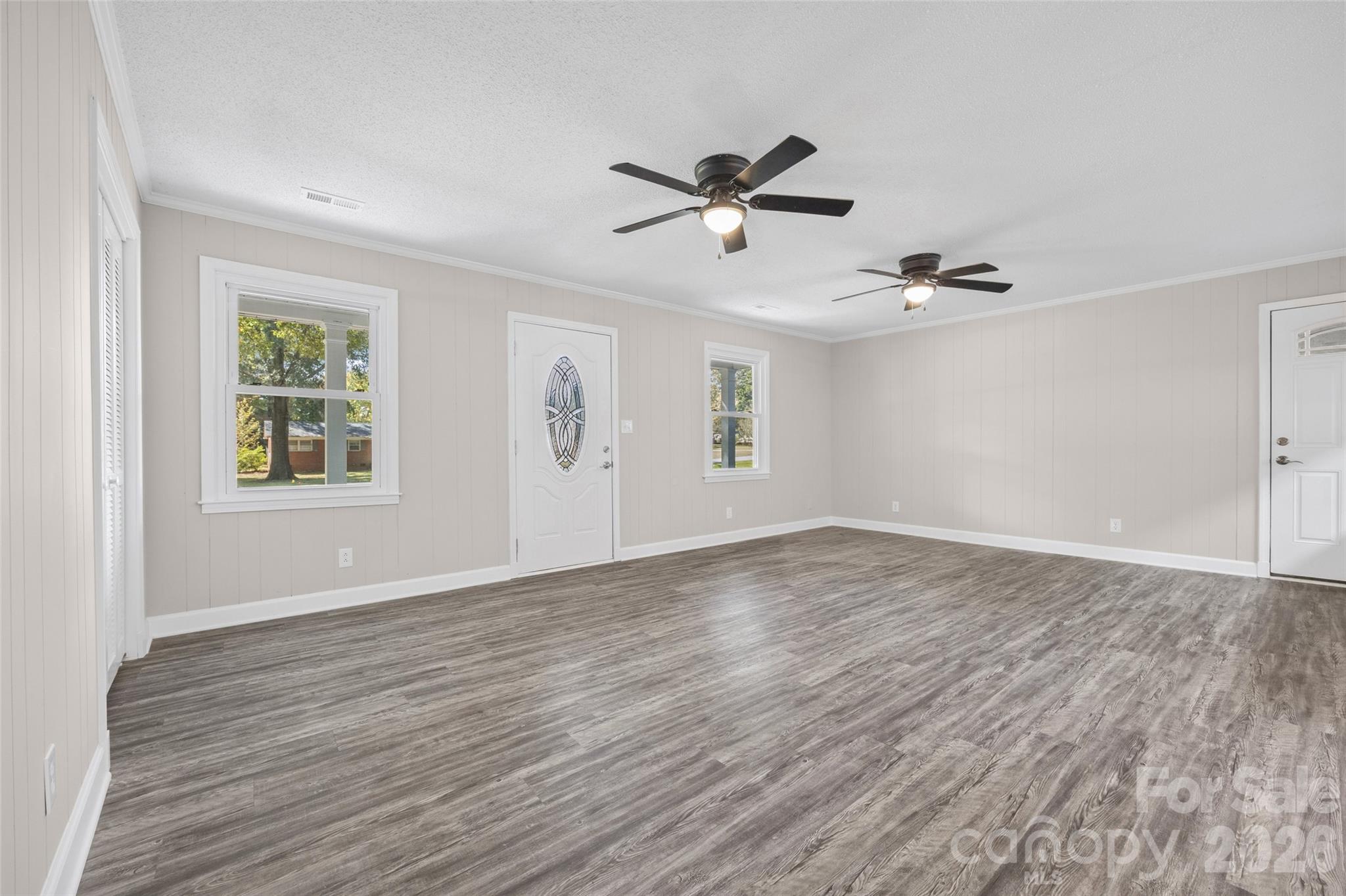 Single Family Residence at 205 Robin Lane, York, photo 7 of 27