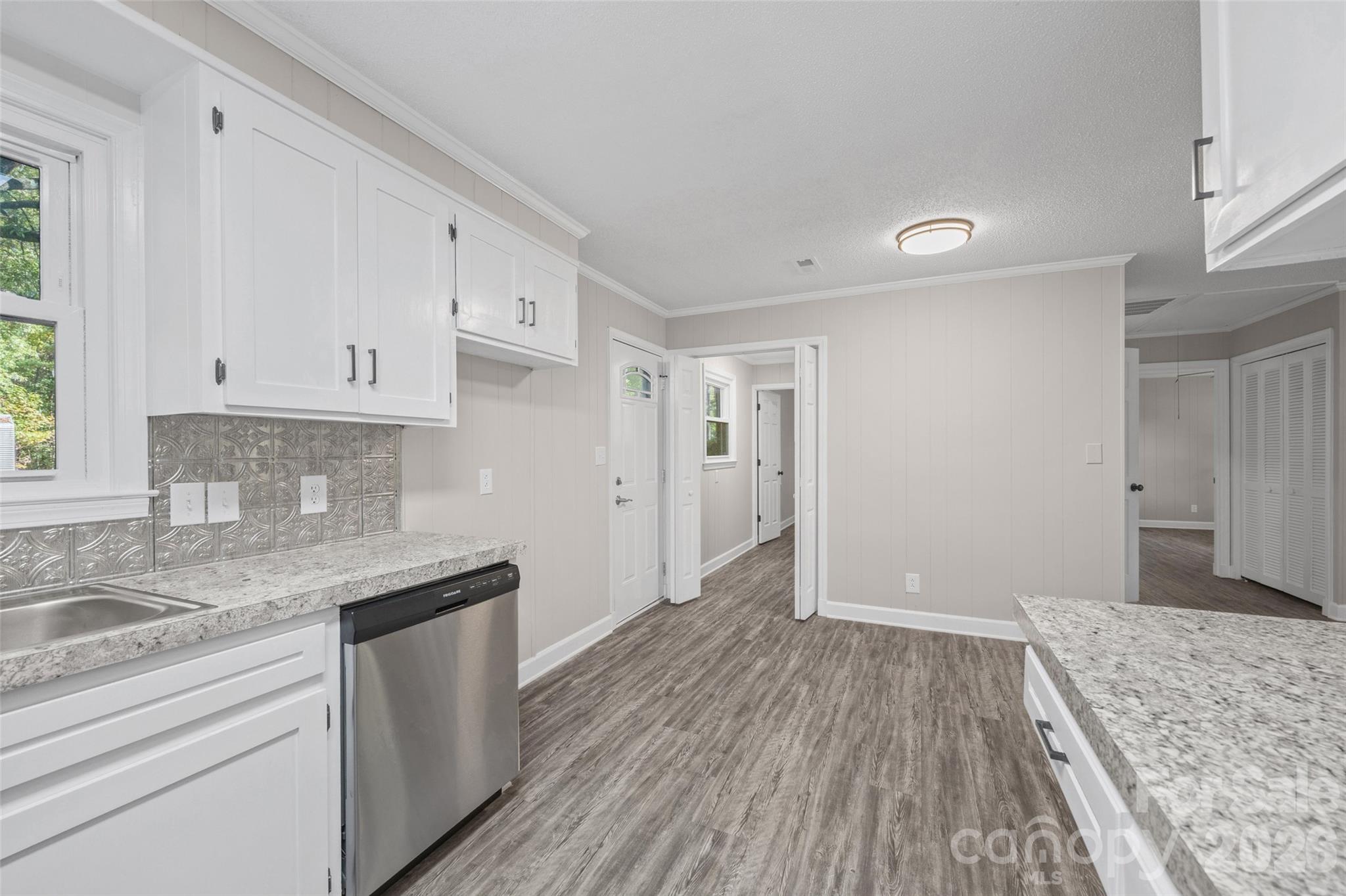 Single Family Residence at 205 Robin Lane, York, photo 11 of 27