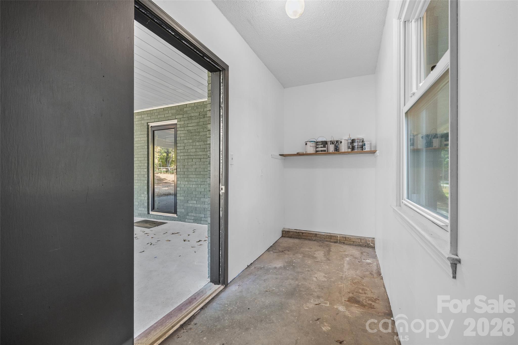 Single Family Residence at 205 Robin Lane, York, photo 19 of 27