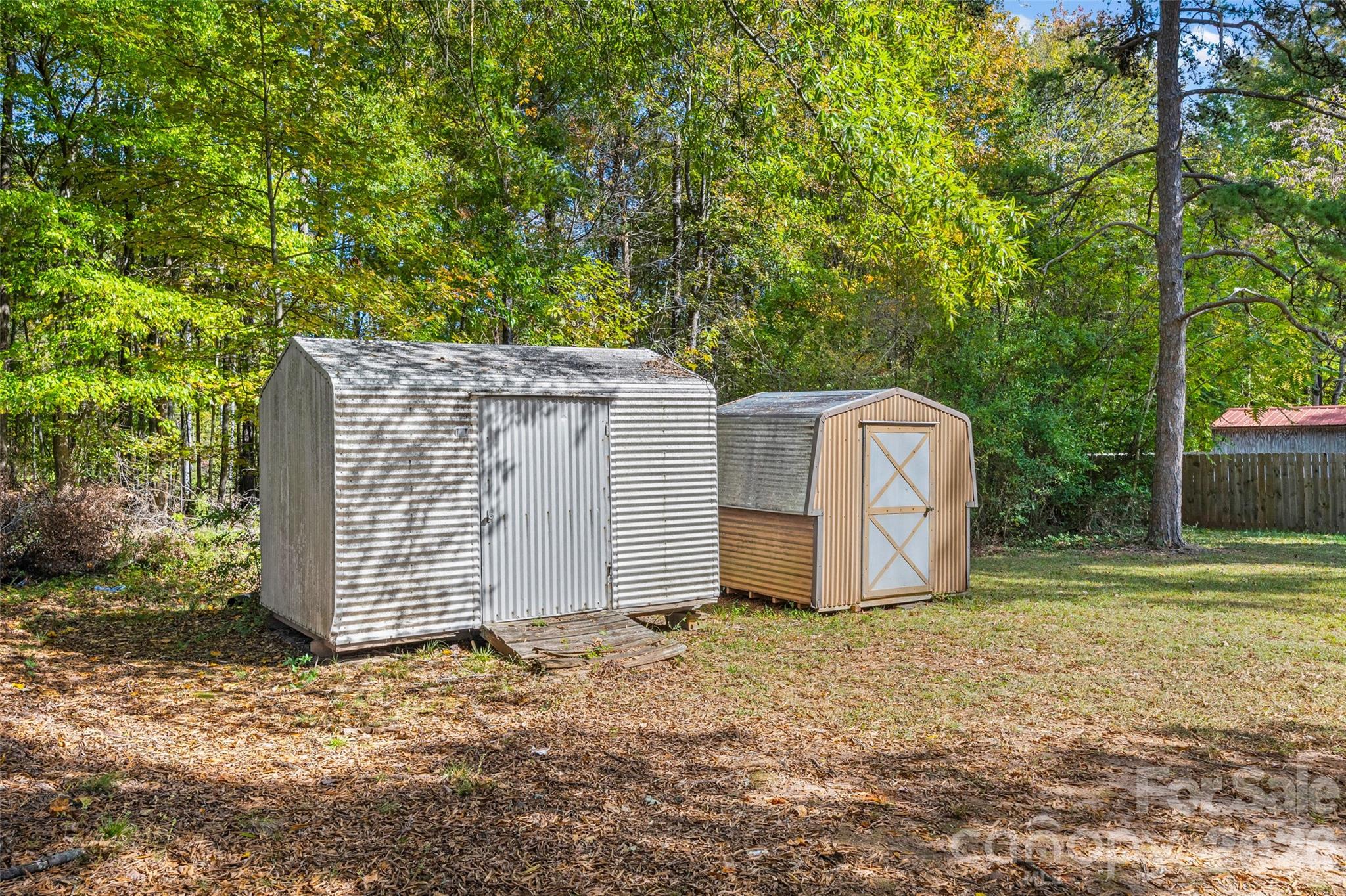 Single Family Residence at 205 Robin Lane, York, photo 24 of 27