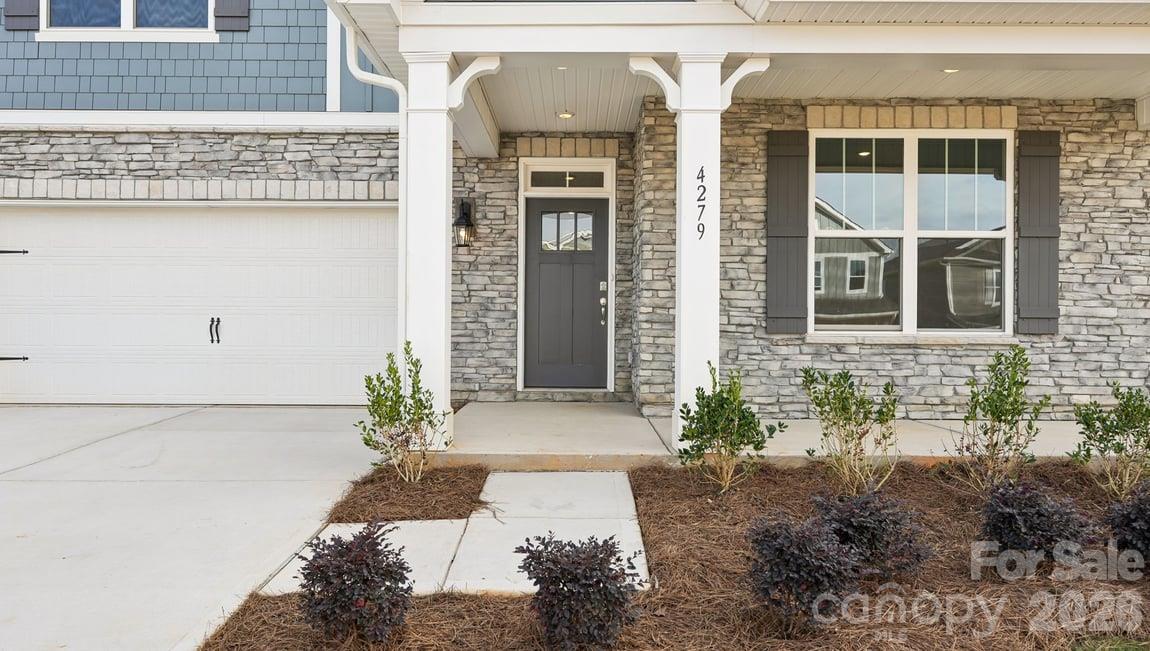 Single Family Residence at 4279 Round Table Drive, Gastonia, photo 8 of 80