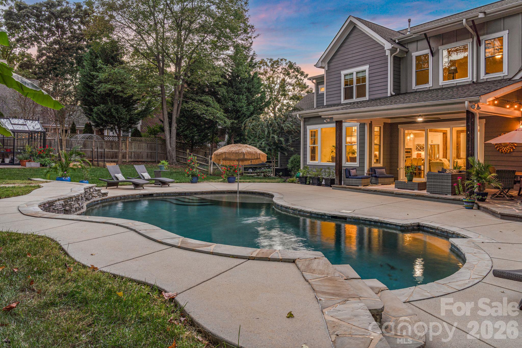 Single Family Residence at 13908 Island Drive, Huntersville, photo 4 of 46