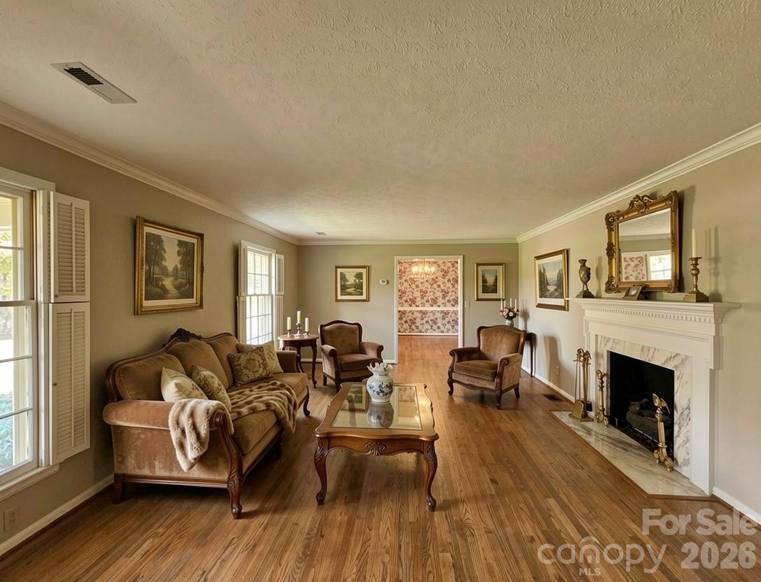 Single Family Residence at 524 Country Club Circle, Shelby, photo 6 of 39