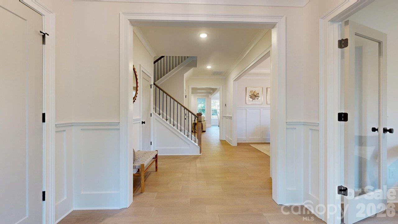Single Family Residence at 6910 Alexander Road, Charlotte, photo 2 of 37