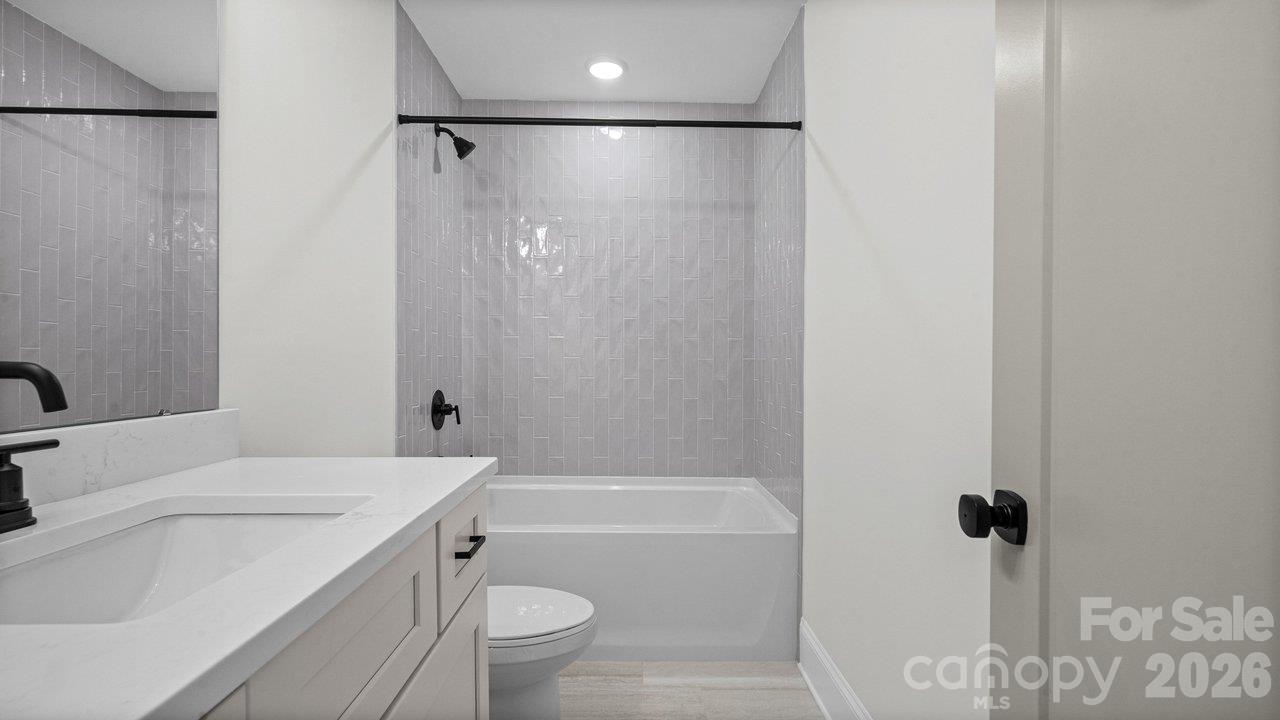 Single Family Residence at 6910 Alexander Road, Charlotte, photo 25 of 37