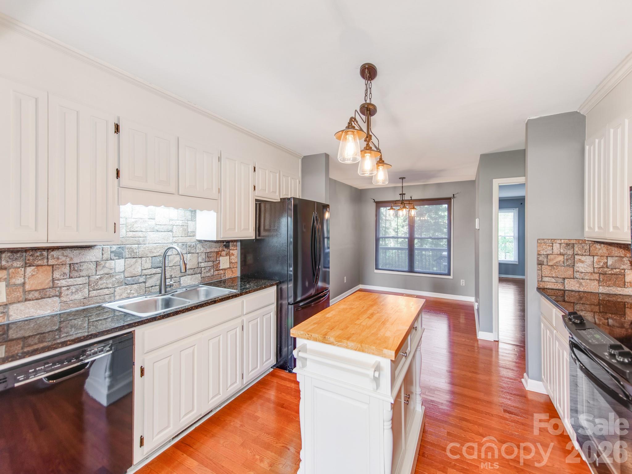 Single Family Residence at 184 Foxglove Drive, Statesville, photo 15 of 39