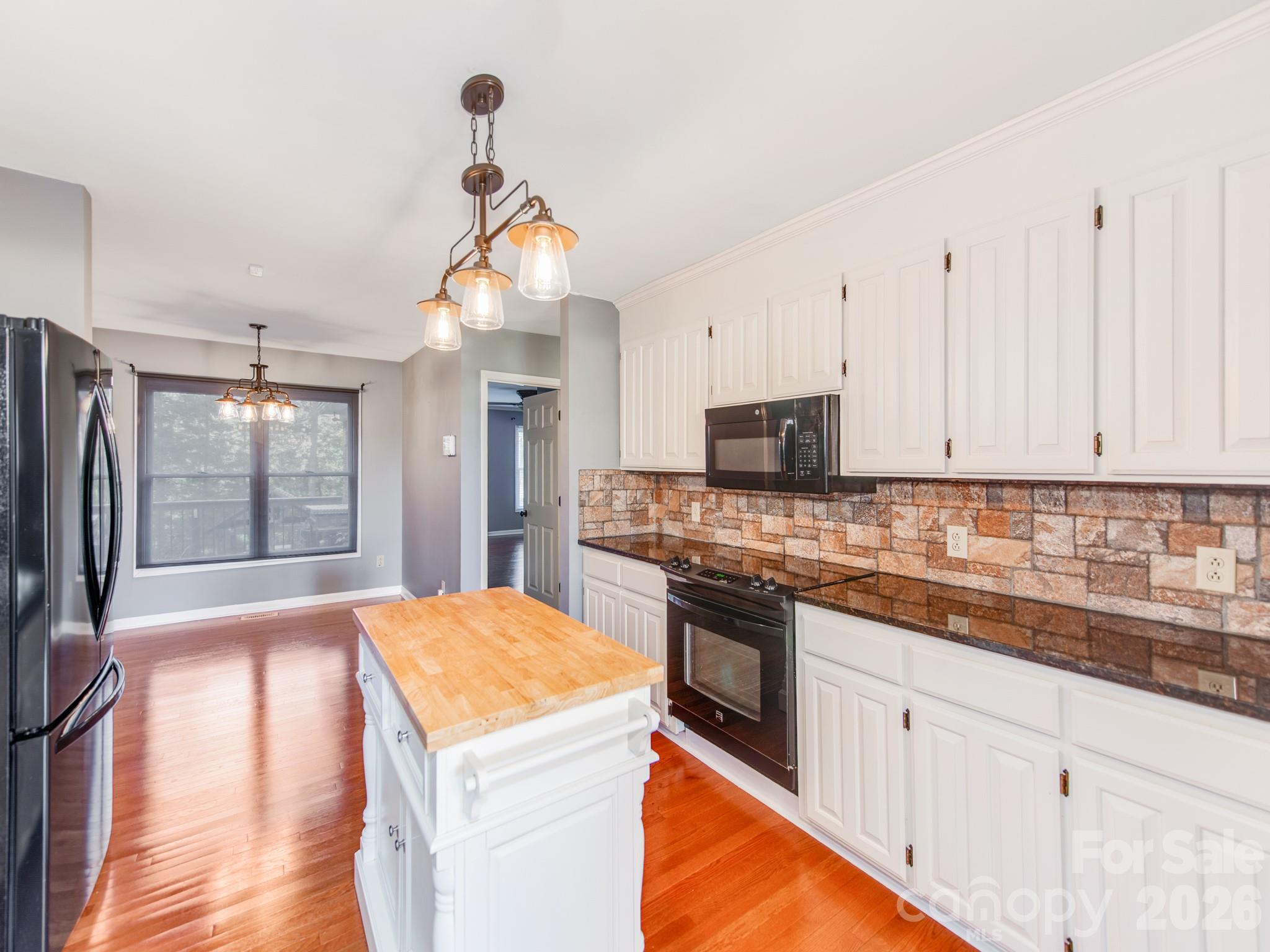 Single Family Residence at 184 Foxglove Drive, Statesville, photo 16 of 39