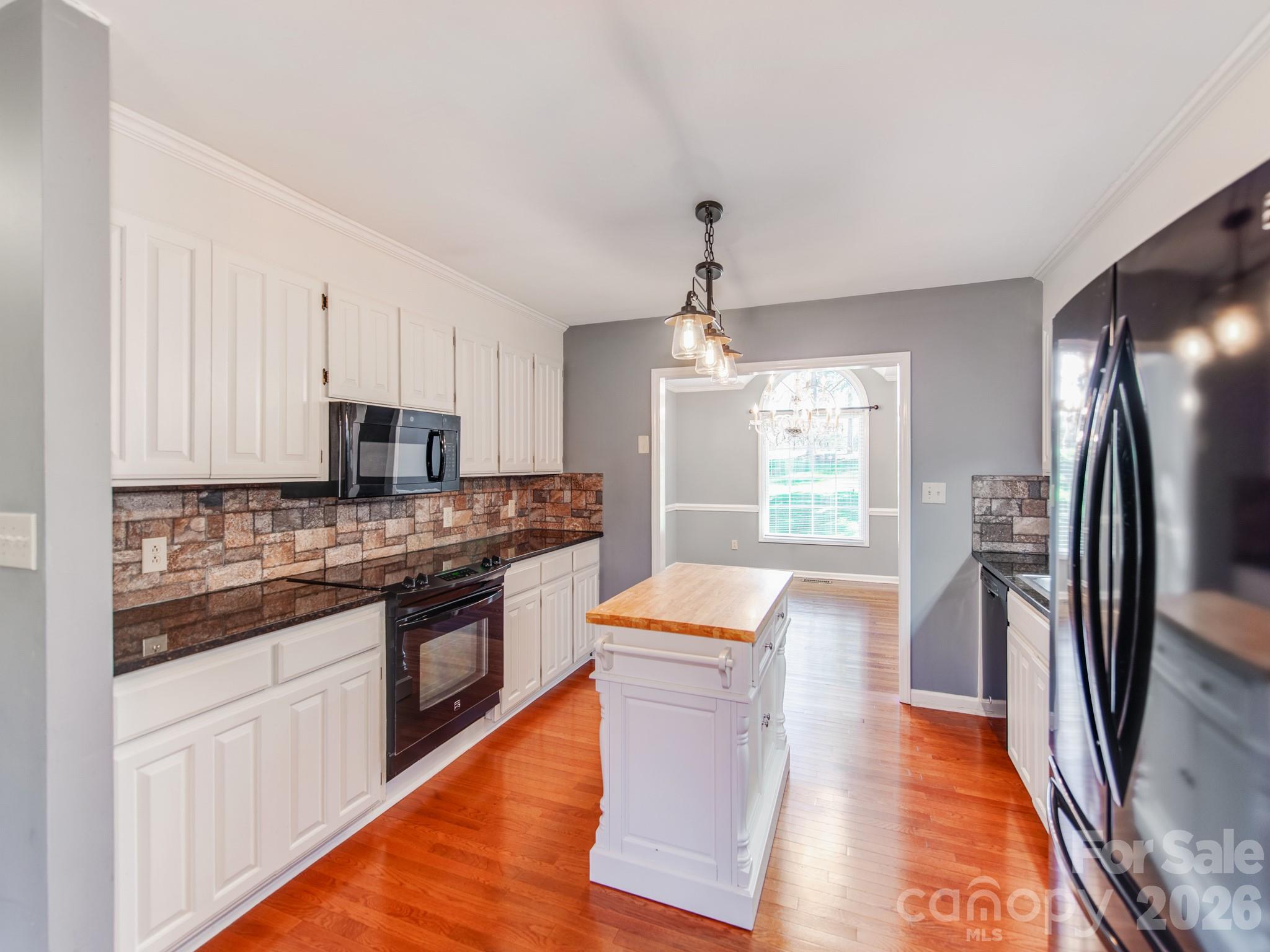 Single Family Residence at 184 Foxglove Drive, Statesville, photo 17 of 39