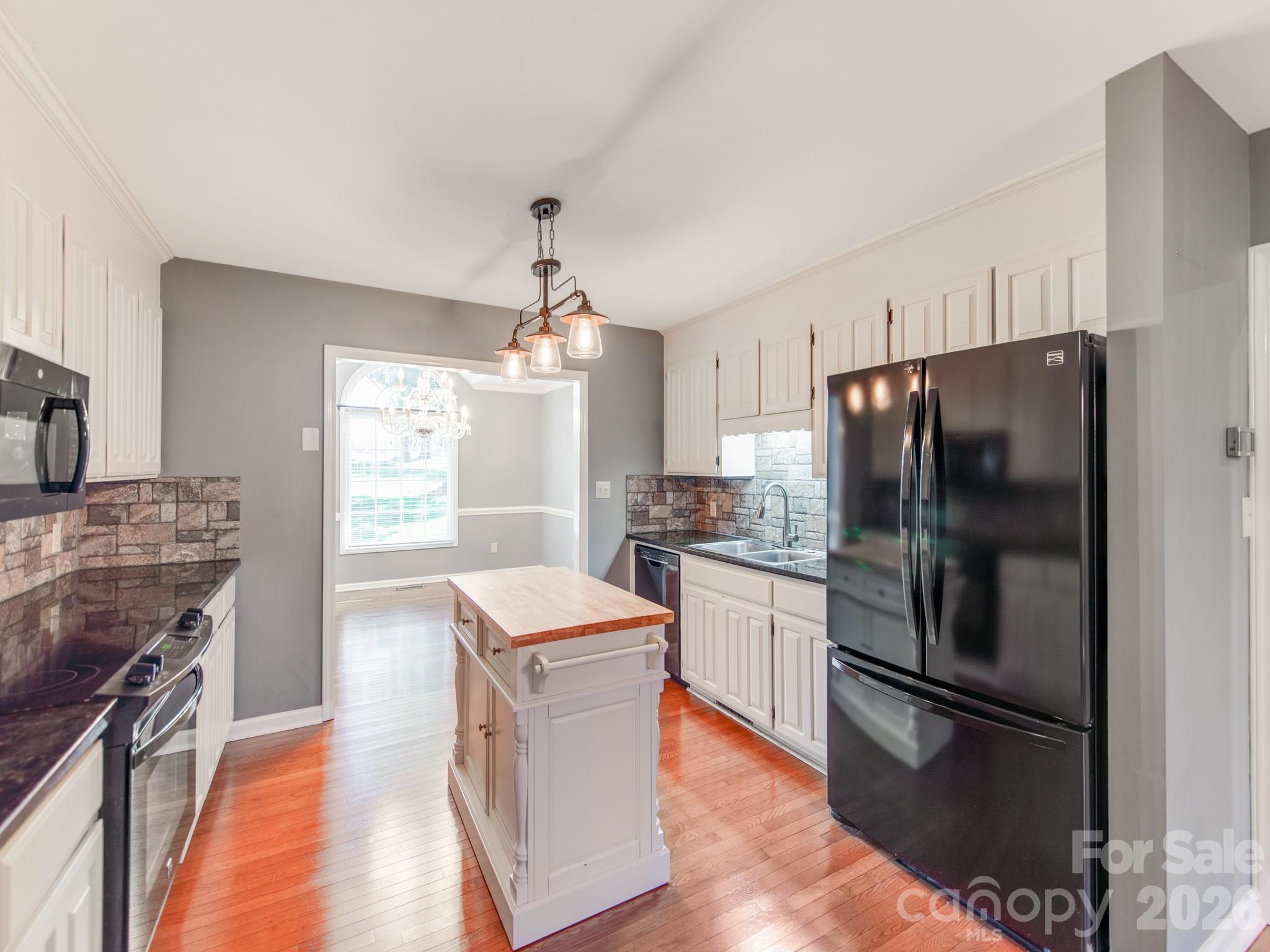 Single Family Residence at 184 Foxglove Drive, Statesville, photo 18 of 39