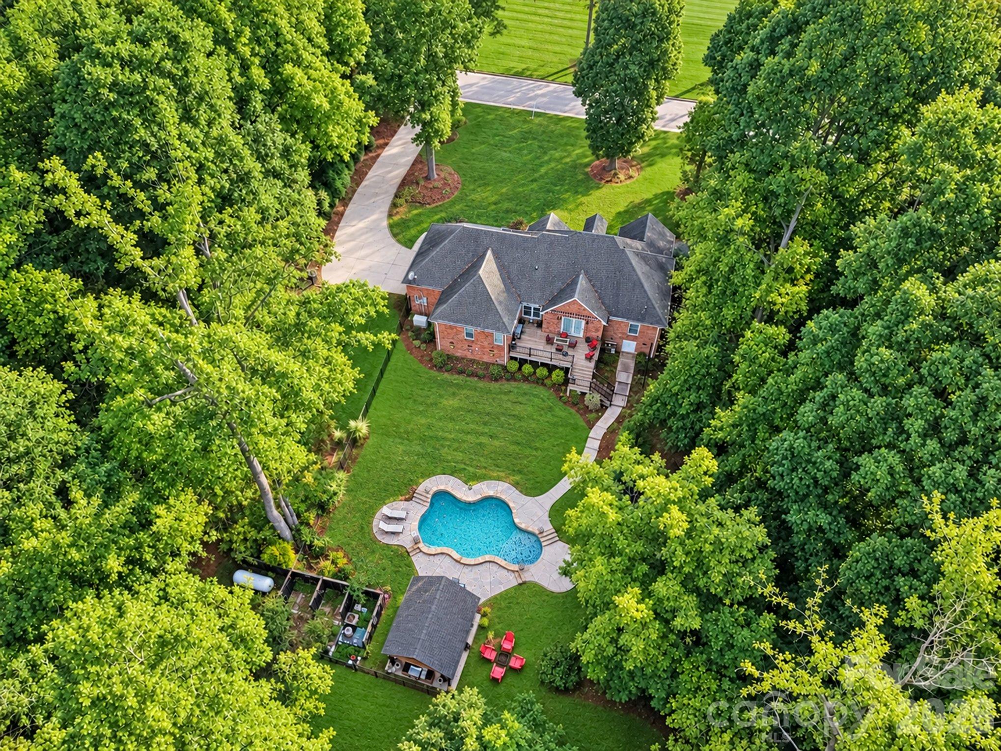 Single Family Residence at 184 Foxglove Drive, Statesville, photo 6 of 39