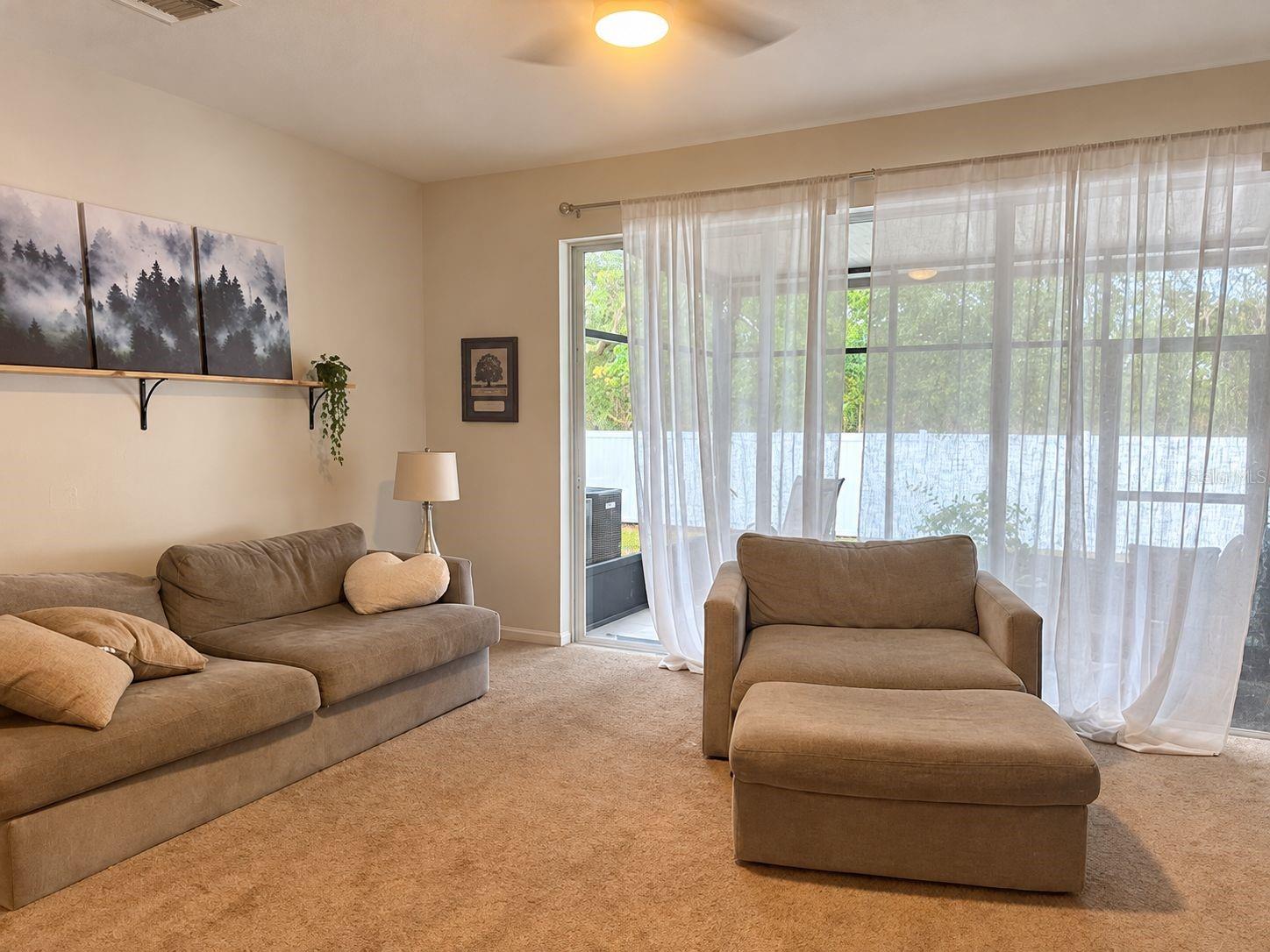 Townhouse at 10204 ESTERO BAY LN, TAMPA, photo 4 of 19