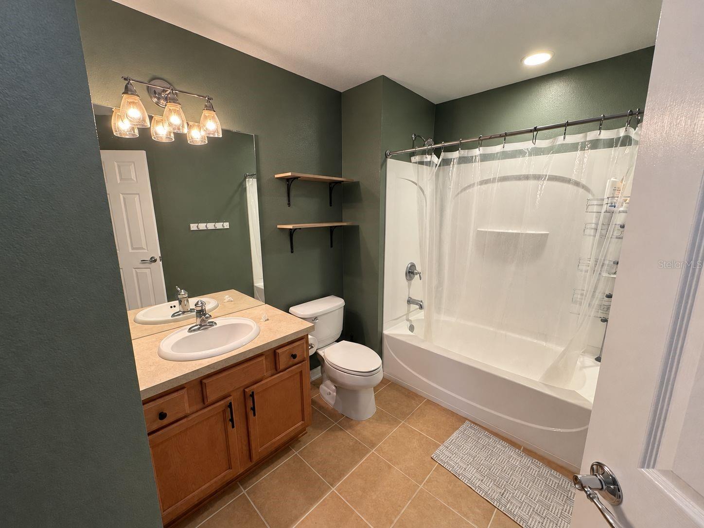 Townhouse at 10204 ESTERO BAY LN, TAMPA, photo 9 of 19