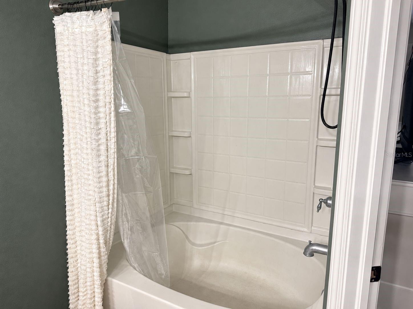 Townhouse at 10204 ESTERO BAY LN, TAMPA, photo 13 of 19