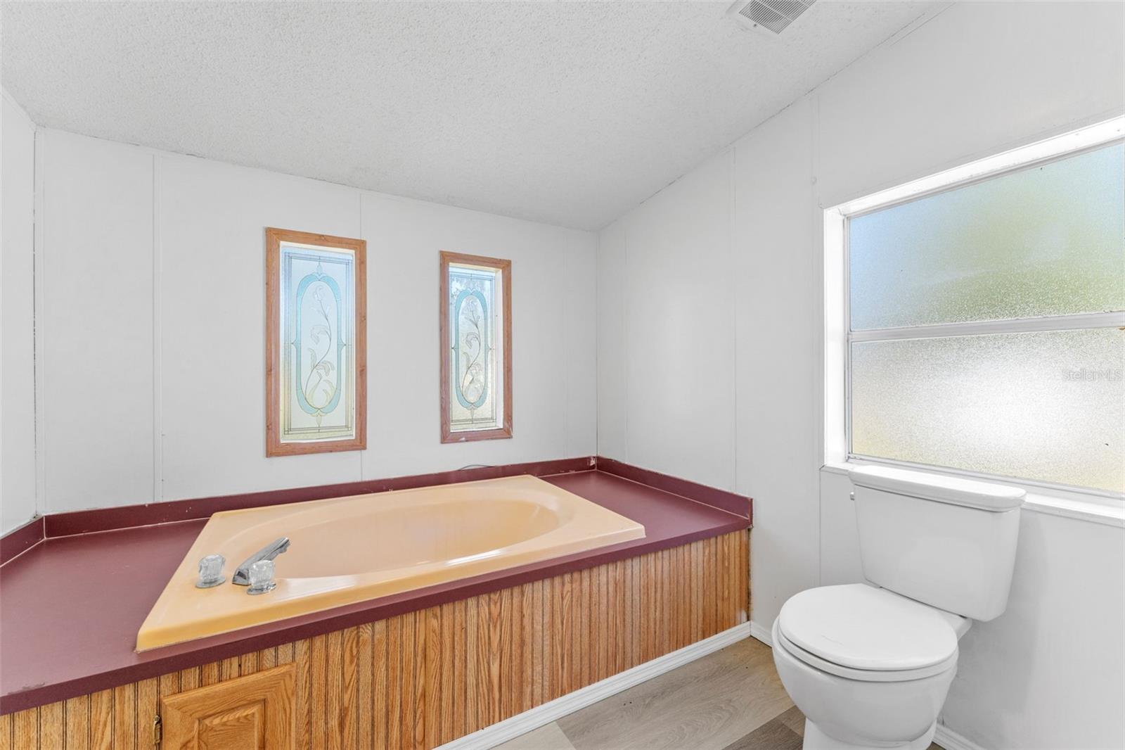 Manufactured Home at 11004 KITTY HAWK DR, TAMPA, photo 21 of 46
