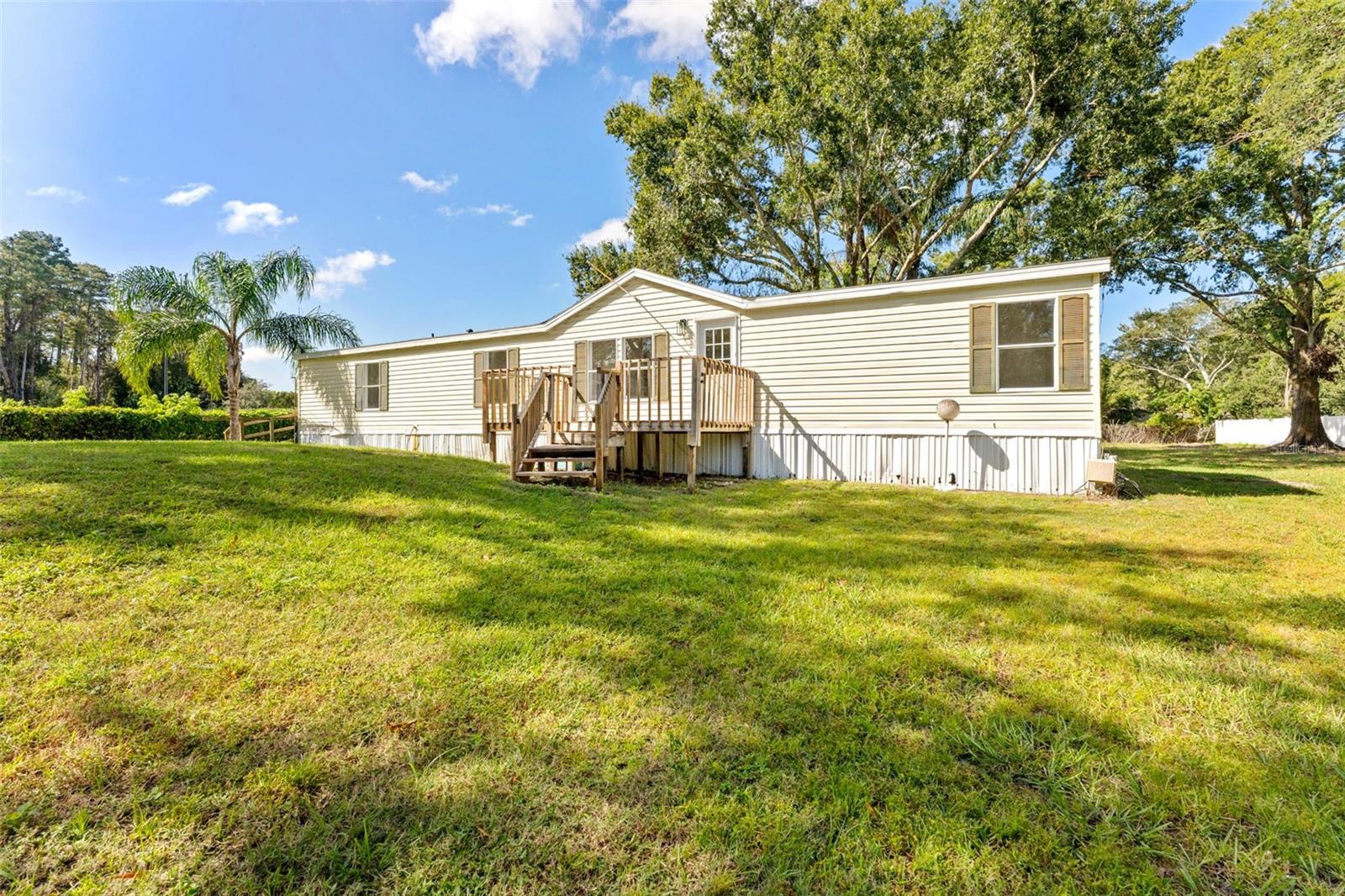 Manufactured Home at 11004 KITTY HAWK DR, TAMPA, photo 33 of 46