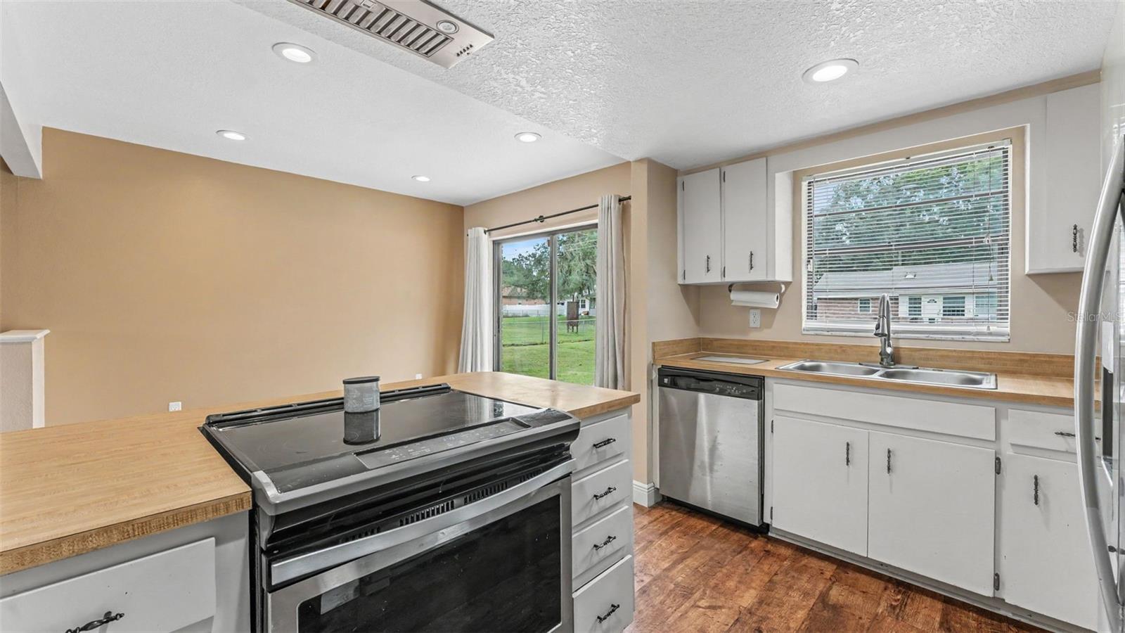 Single Family Residence at 244 JENNY WAY, LAKELAND, photo 8 of 28