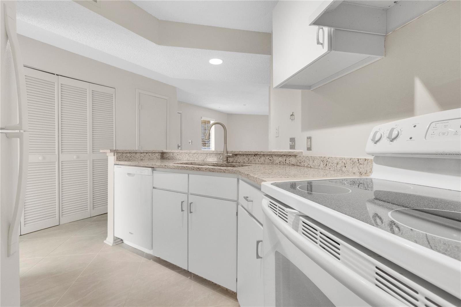 Condominium at 115 112TH AVE NE #617, ST PETERSBURG, photo 4 of 23