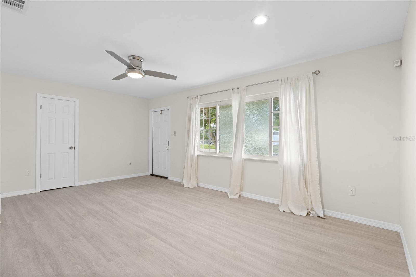 Living Room - 3579 BALI DR, SARASOTA