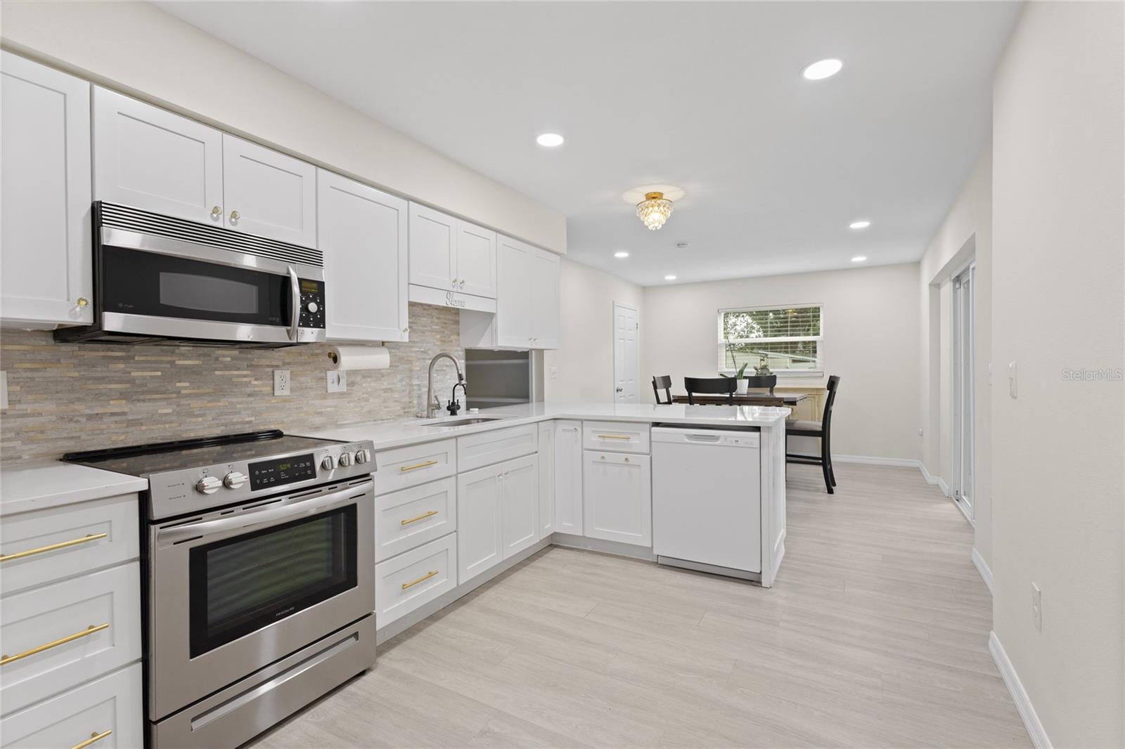 Kitchen - 3579 BALI DR, SARASOTA