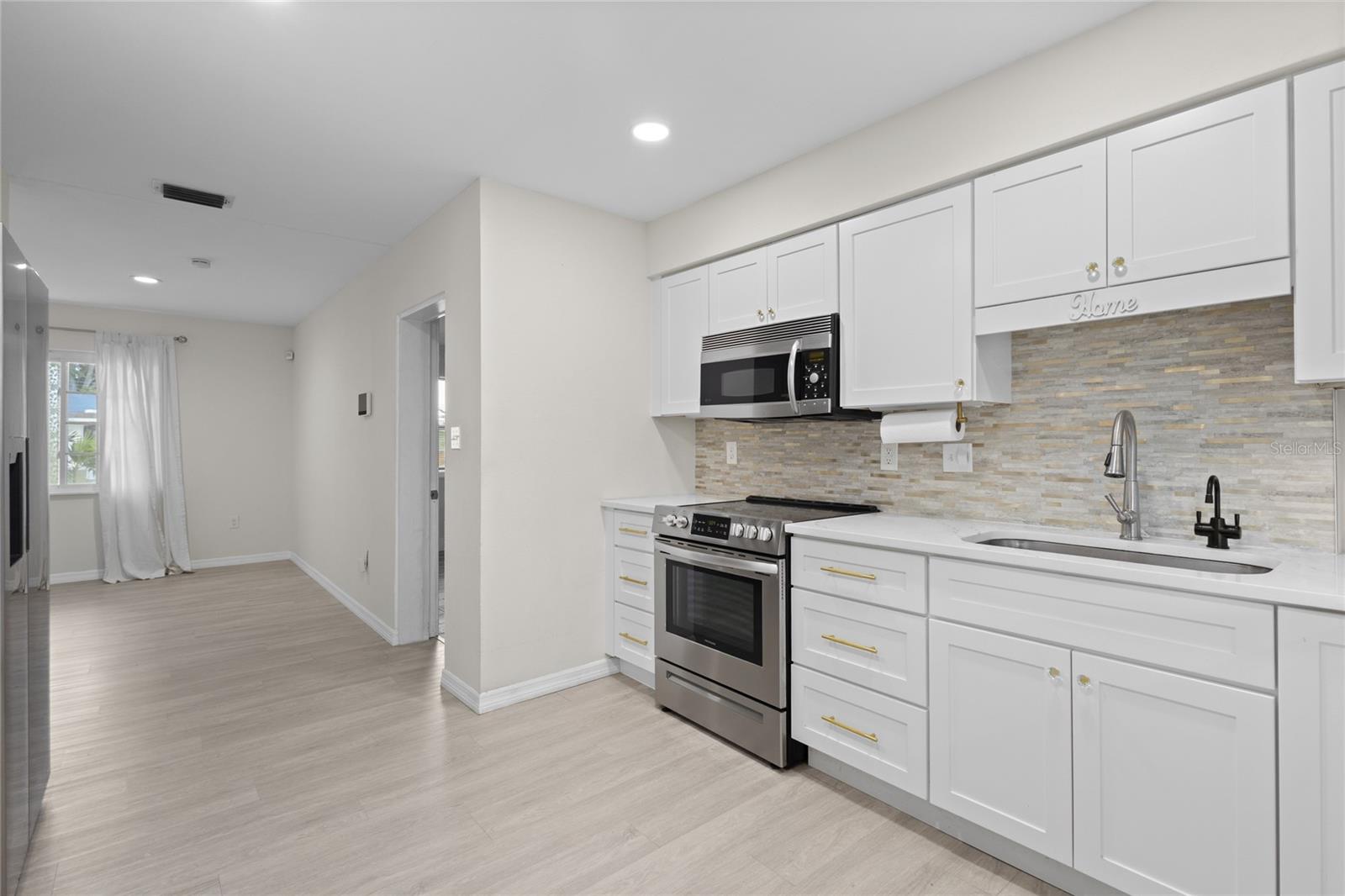 Kitchen - 3579 BALI DR, SARASOTA