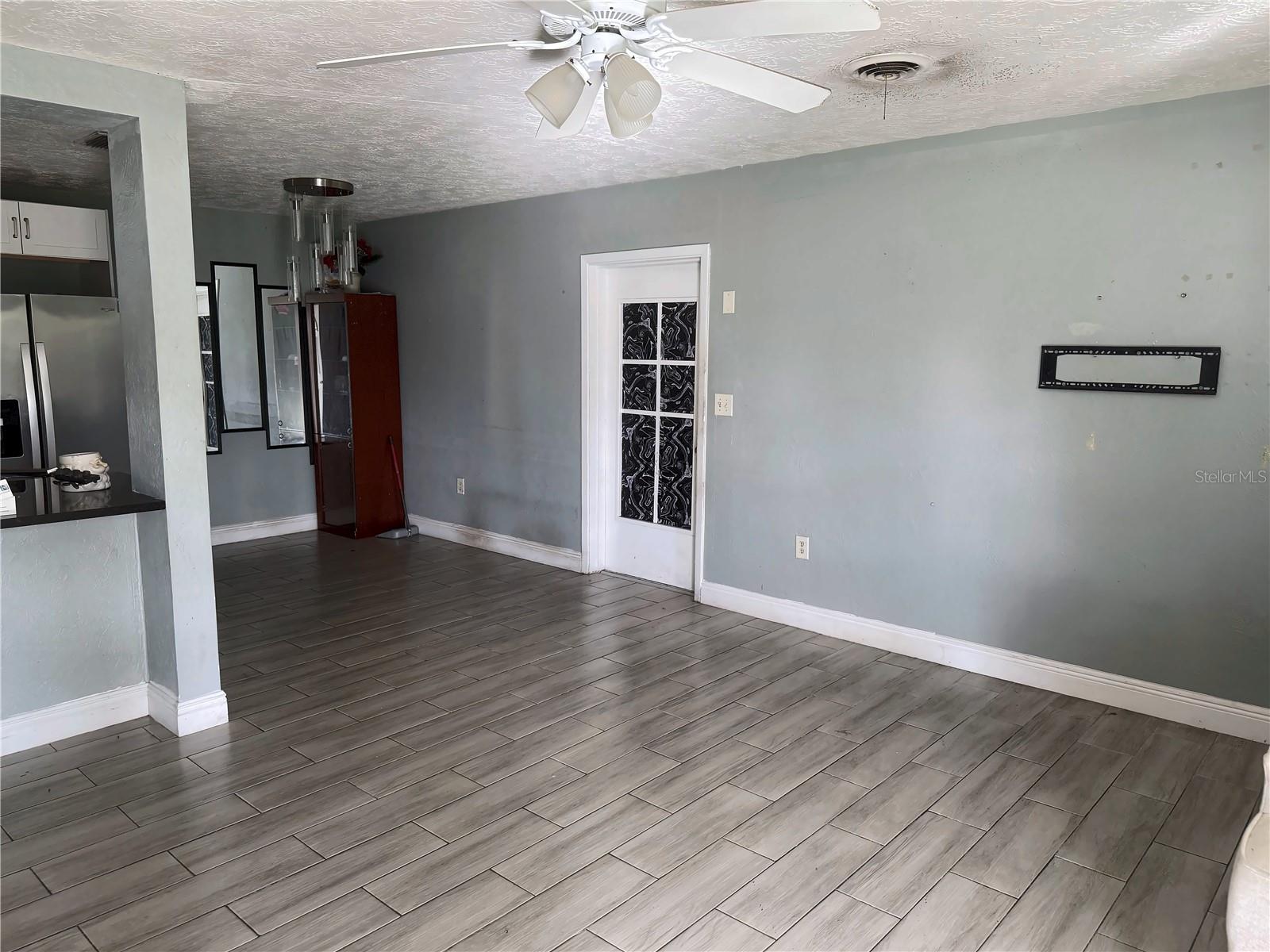 Single Family Residence at 5616 24TH ST E, BRADENTON, photo 3 of 12