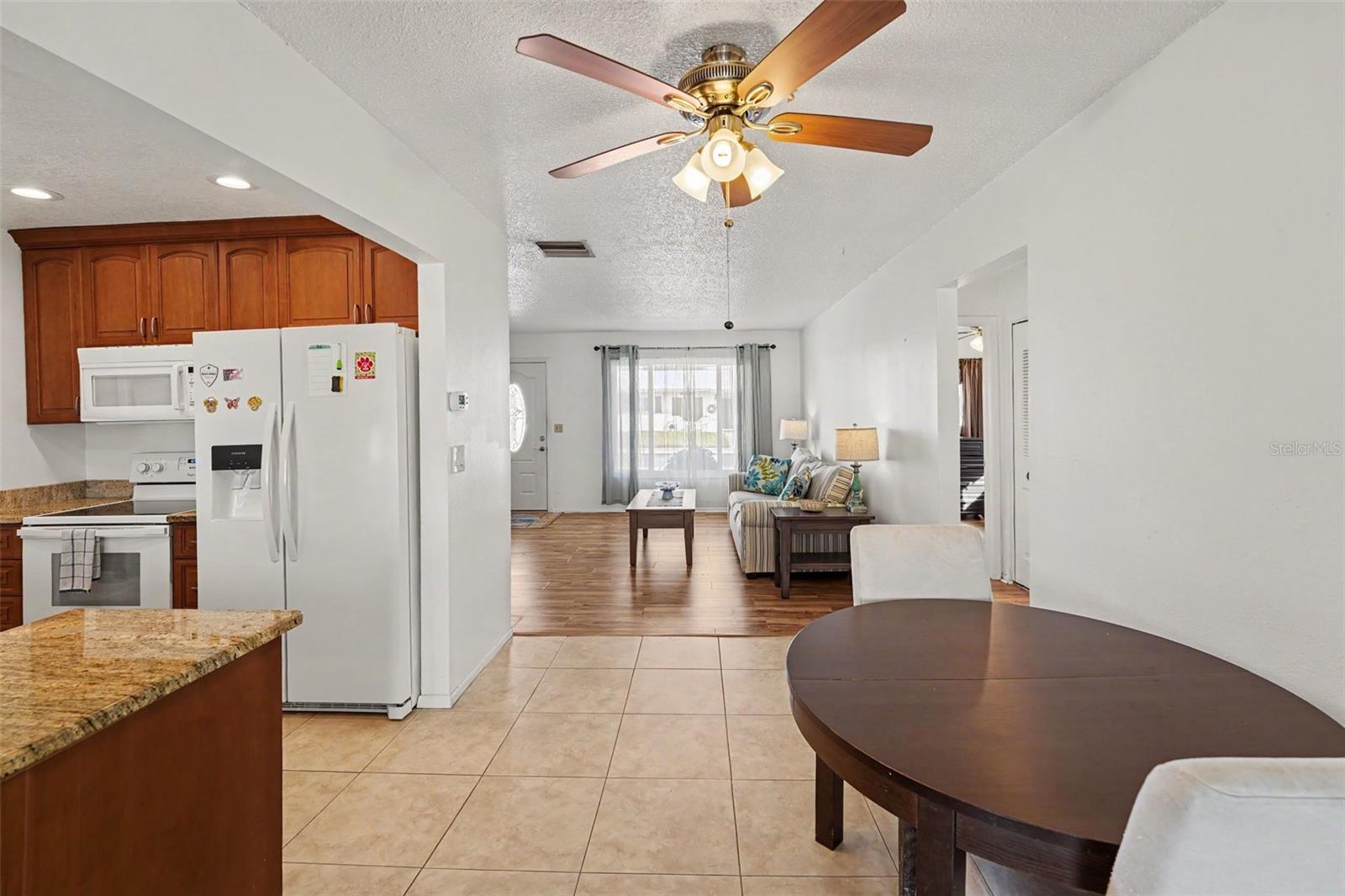Dining Area with Ceiling Fan - 3474 101ST TER N, PINELLAS PARK