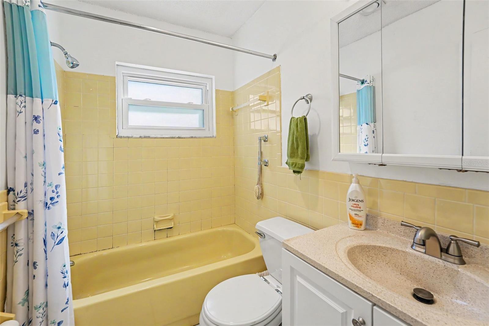 2nd Bath Room with Tub - 3474 101ST TER N, PINELLAS PARK