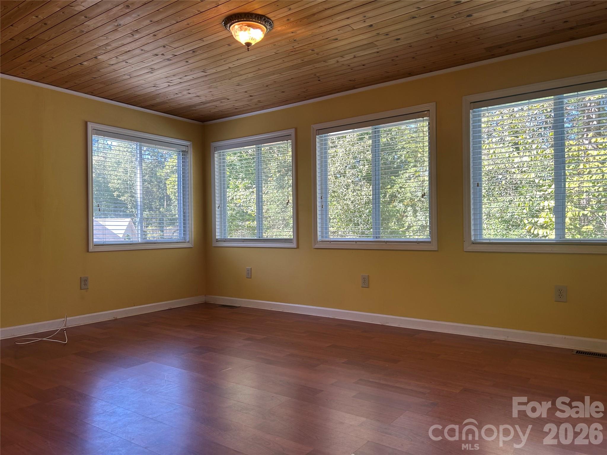 Bright and airy sunroom - 1555 Brookbend Court, Fort Mill