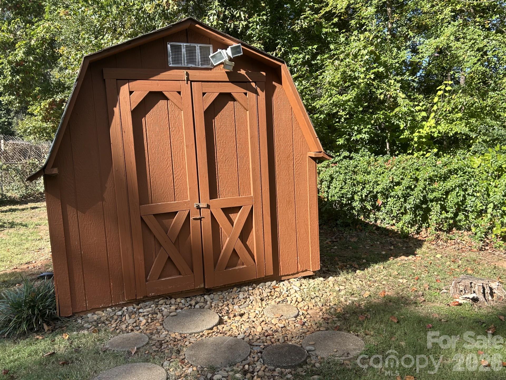 Electrically wired shed - 1555 Brookbend Court, Fort Mill