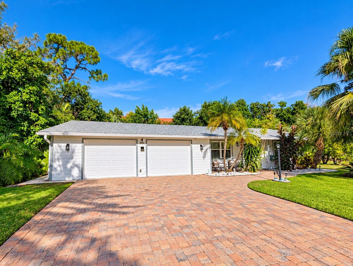 Single Family Residence at 1631 MEMORY LN, SARASOTA, photo 2 of 34