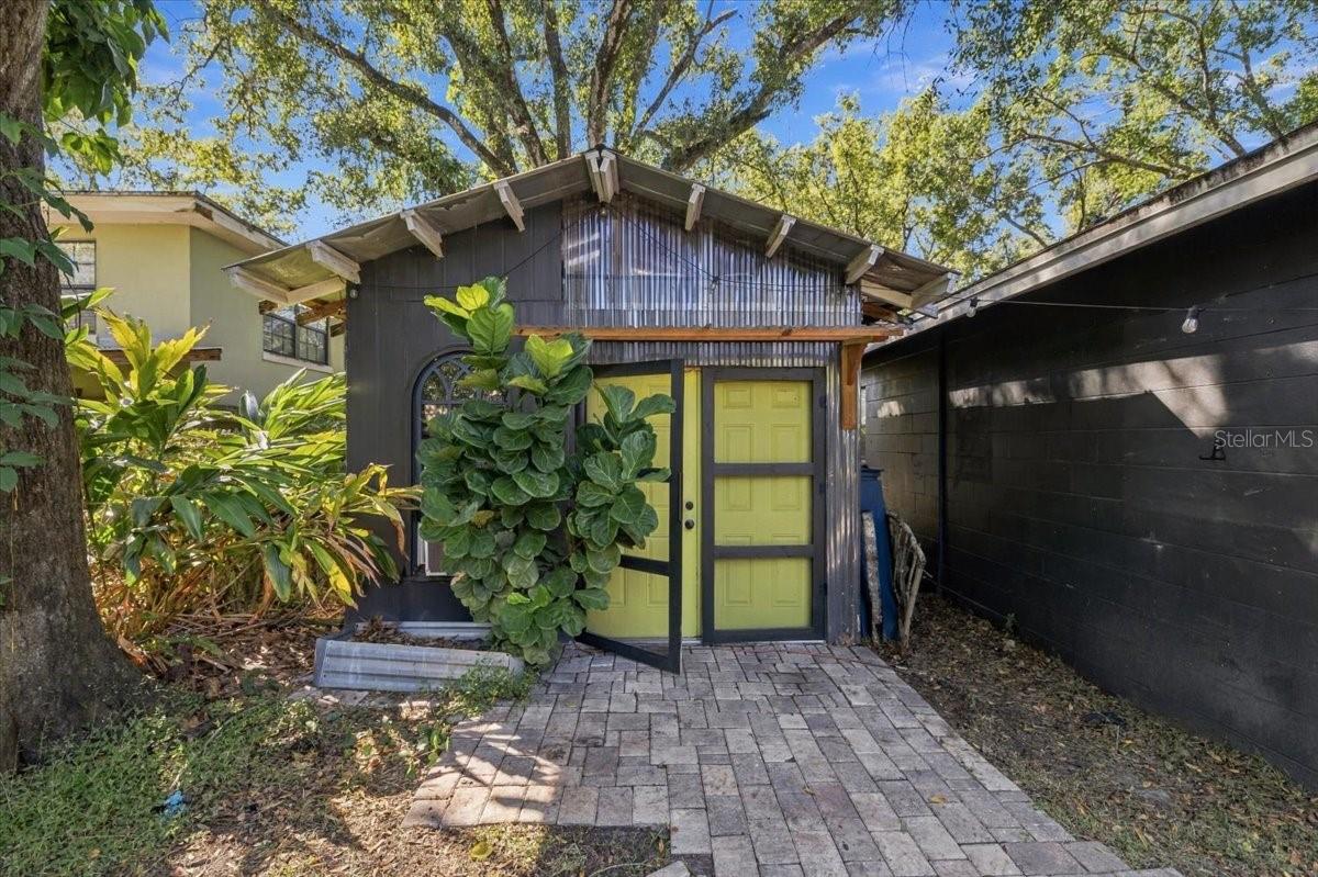 Single Family Residence at 7017 N WILLOW AVE, TAMPA, photo 33 of 39