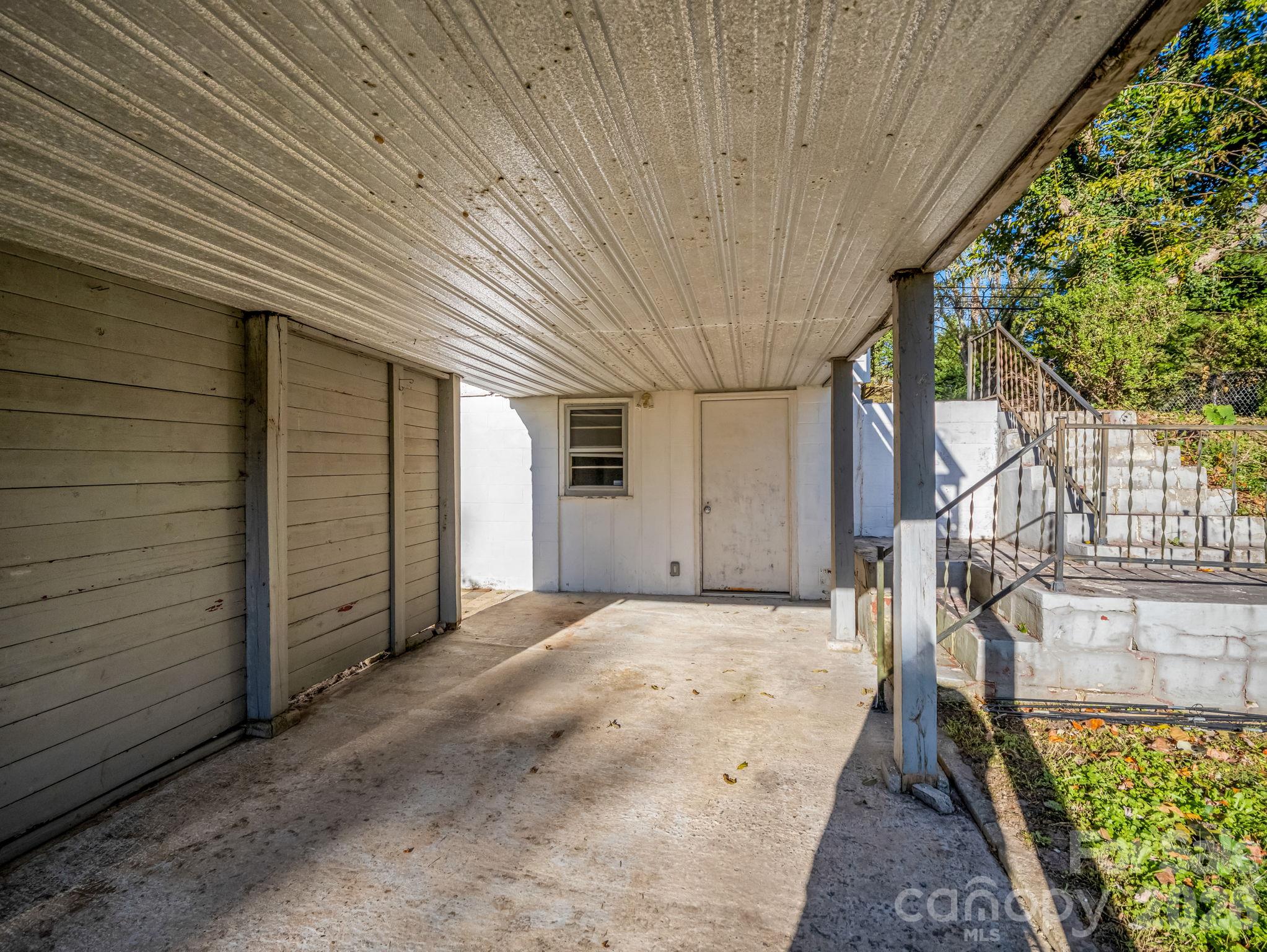 Single Family Residence at 824 Willow Road, Hendersonville, photo 28 of 28