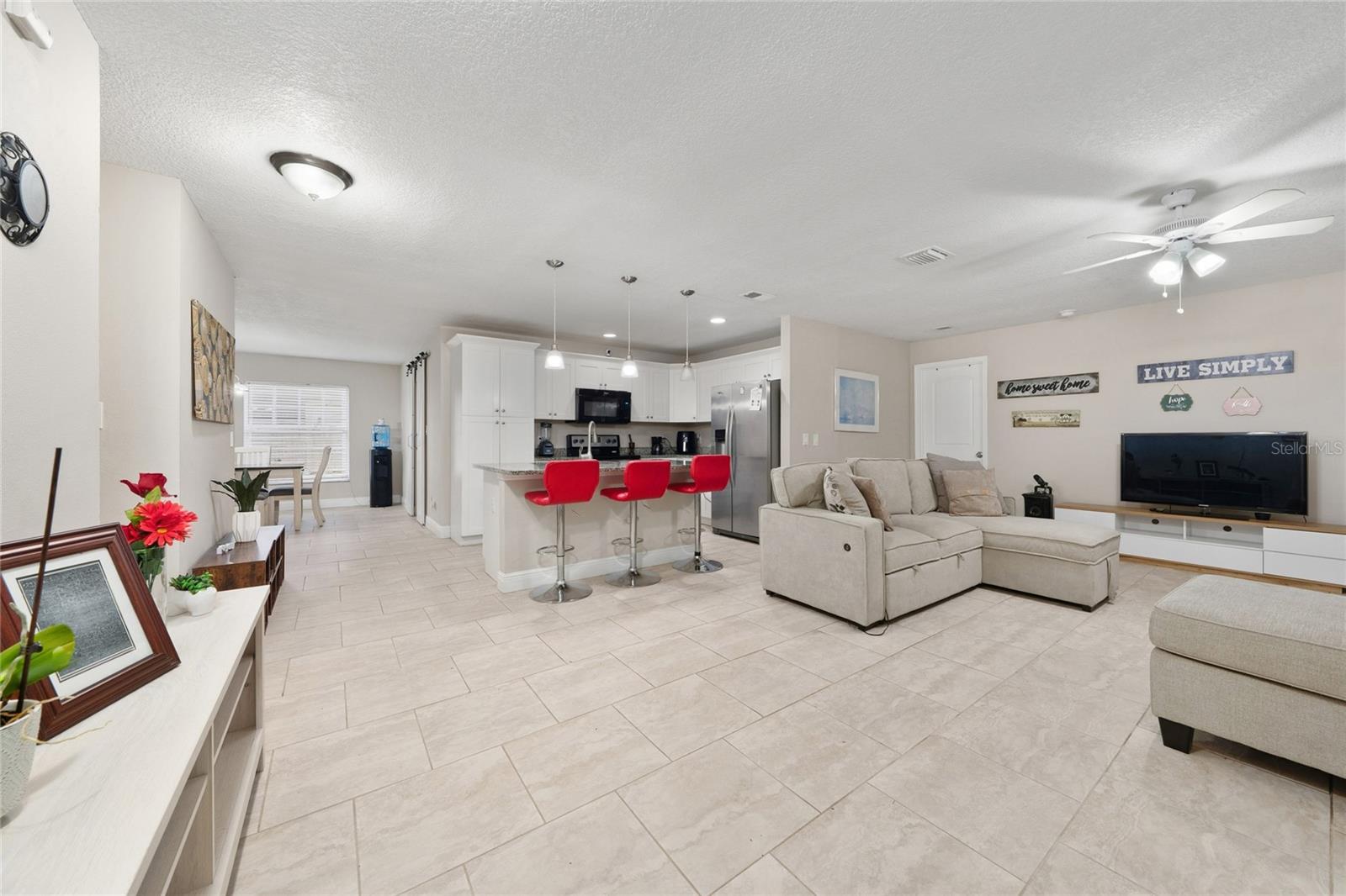 Single Family Residence at 12131 AGANA ST, ORLANDO, photo 4 of 28