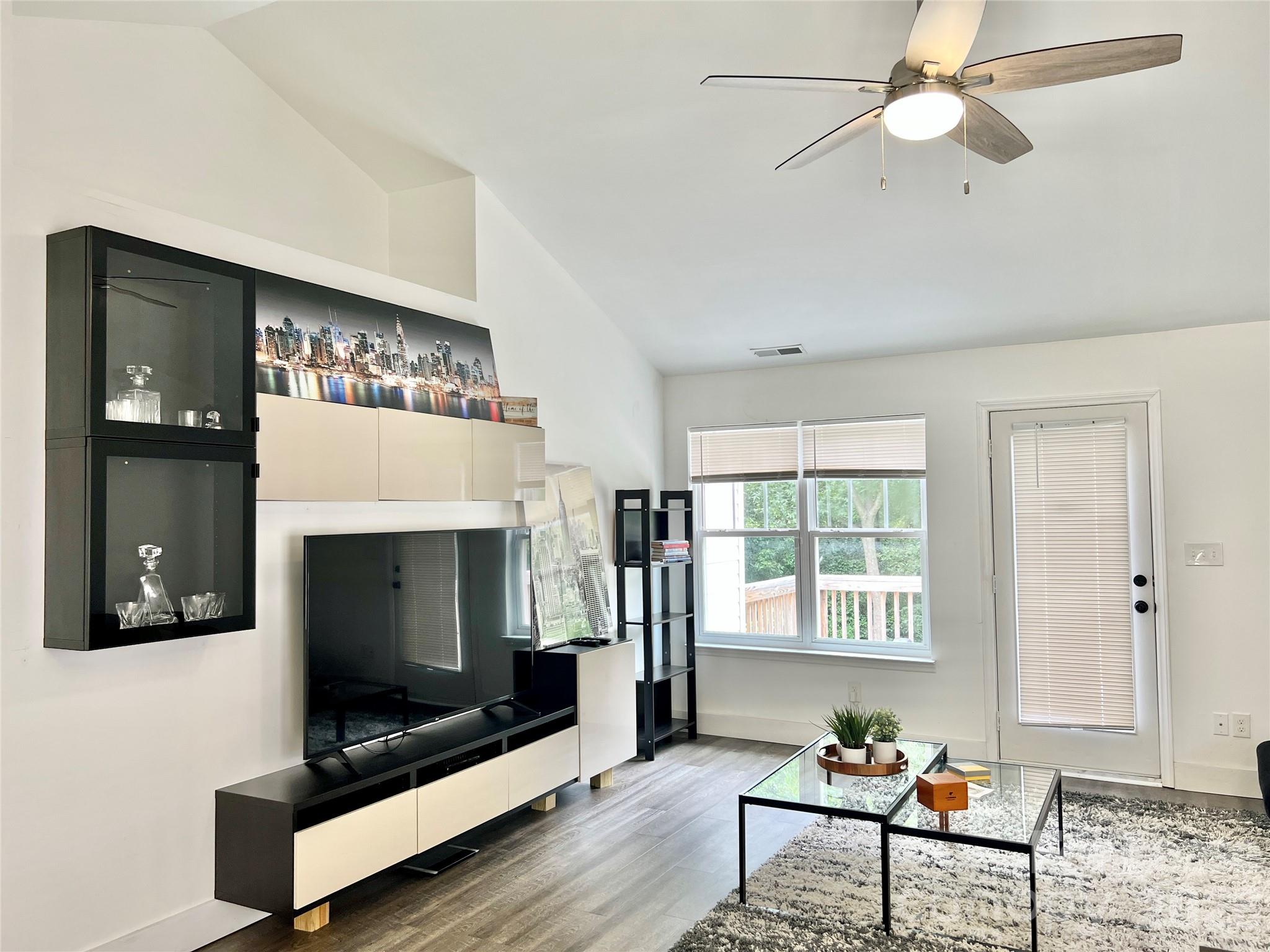 Single Family Residence at 3024 Melita Avenue, Charlotte, photo 2 of 23