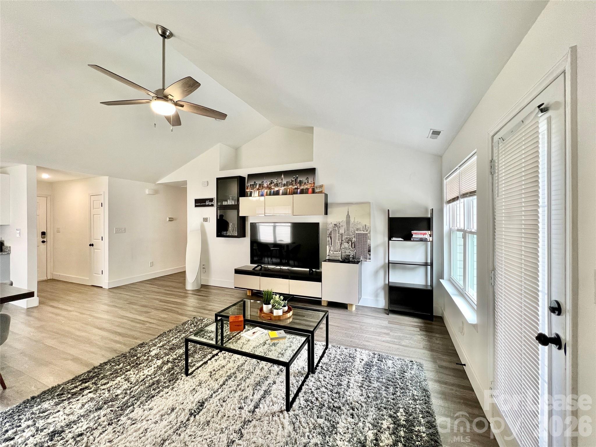 Single Family Residence at 3024 Melita Avenue, Charlotte, photo 3 of 23