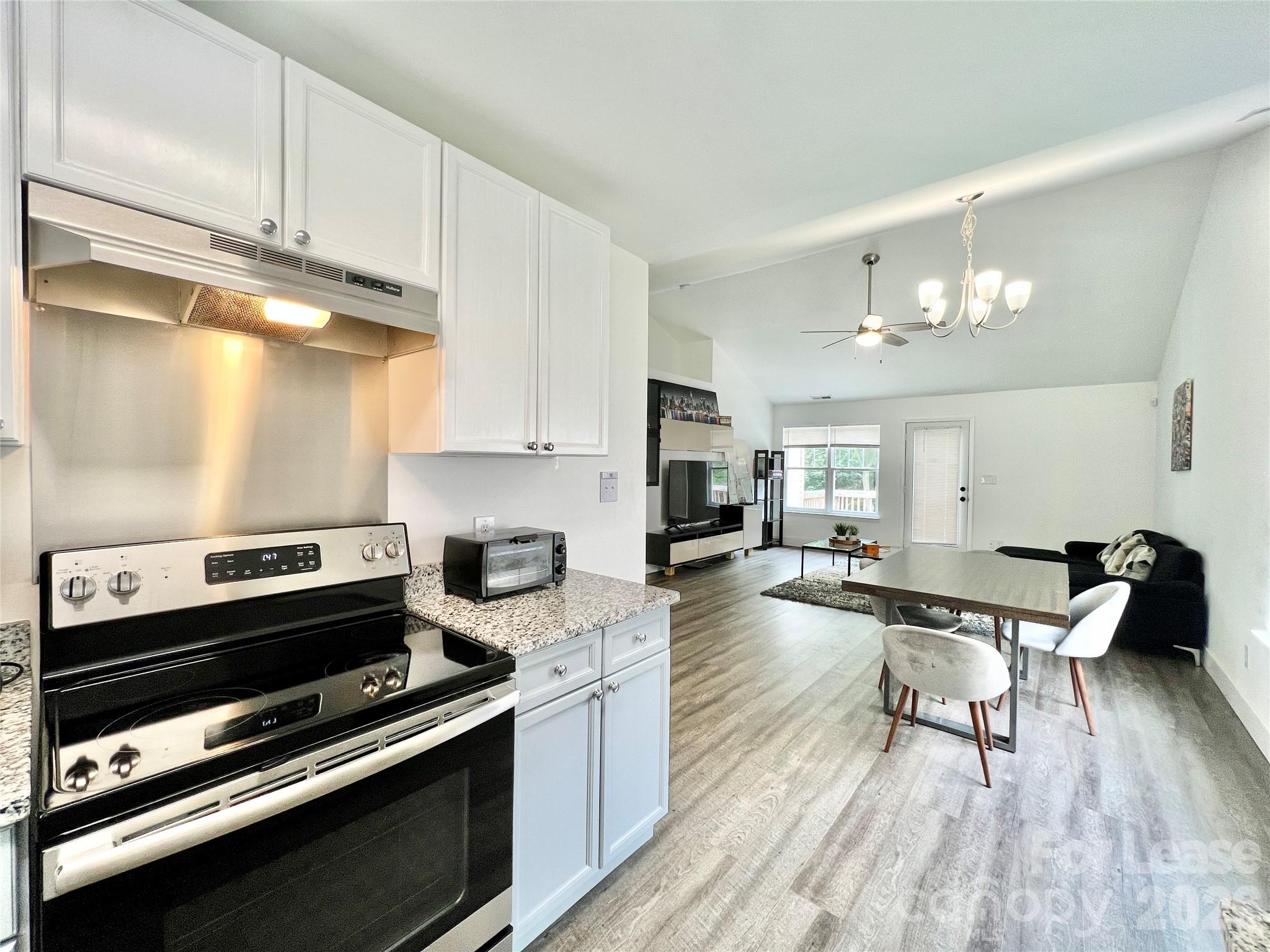 Single Family Residence at 3024 Melita Avenue, Charlotte, photo 11 of 23