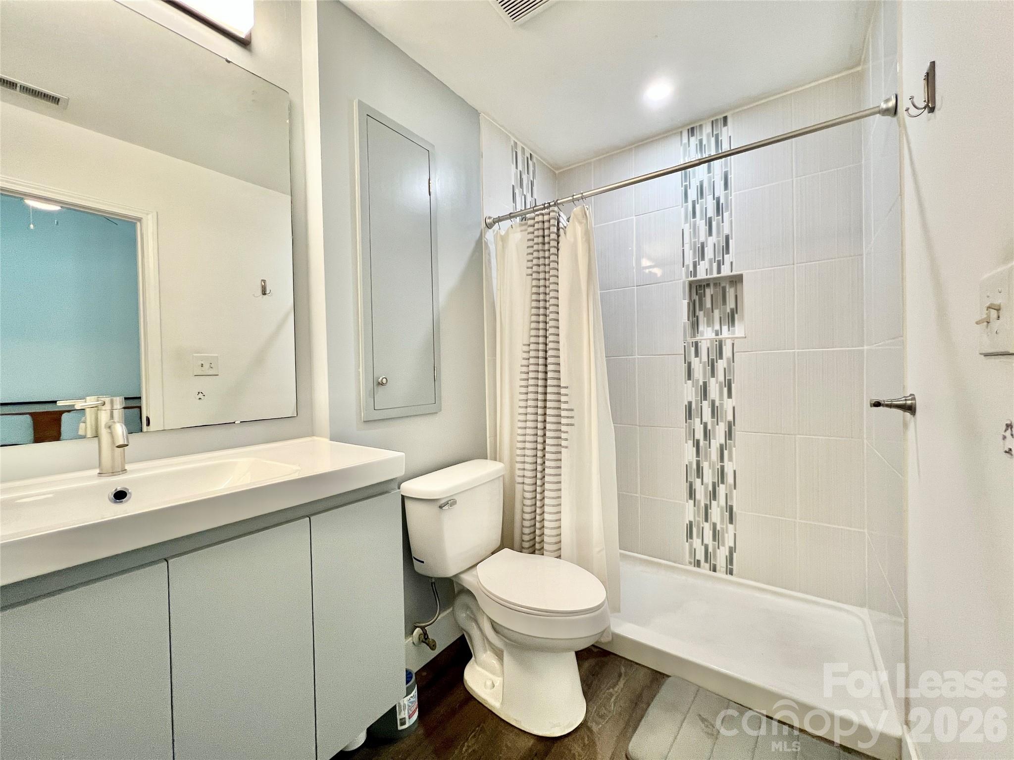 Single Family Residence at 3024 Melita Avenue, Charlotte, photo 17 of 23