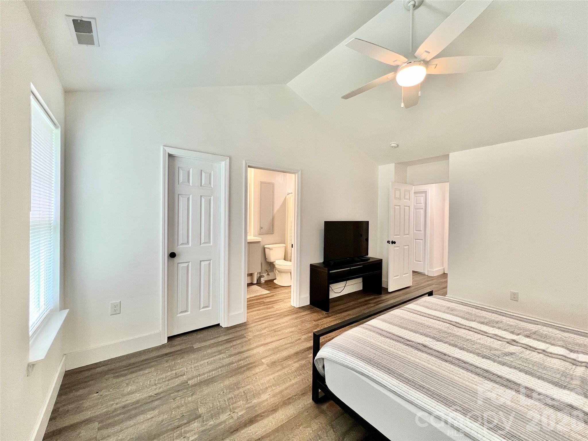 Single Family Residence at 3024 Melita Avenue, Charlotte, photo 18 of 23