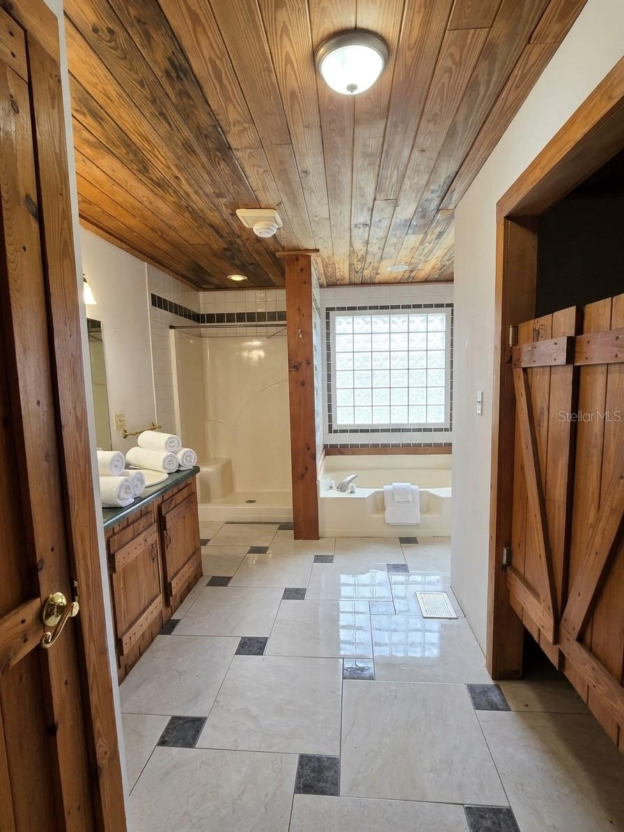 Single Family Residence at 35245 DAMIEN RD, LEESBURG, photo 15 of 30