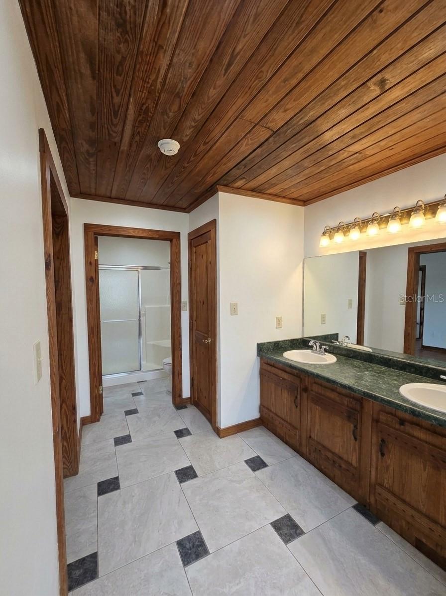 Single Family Residence at 35245 DAMIEN RD, LEESBURG, photo 17 of 30